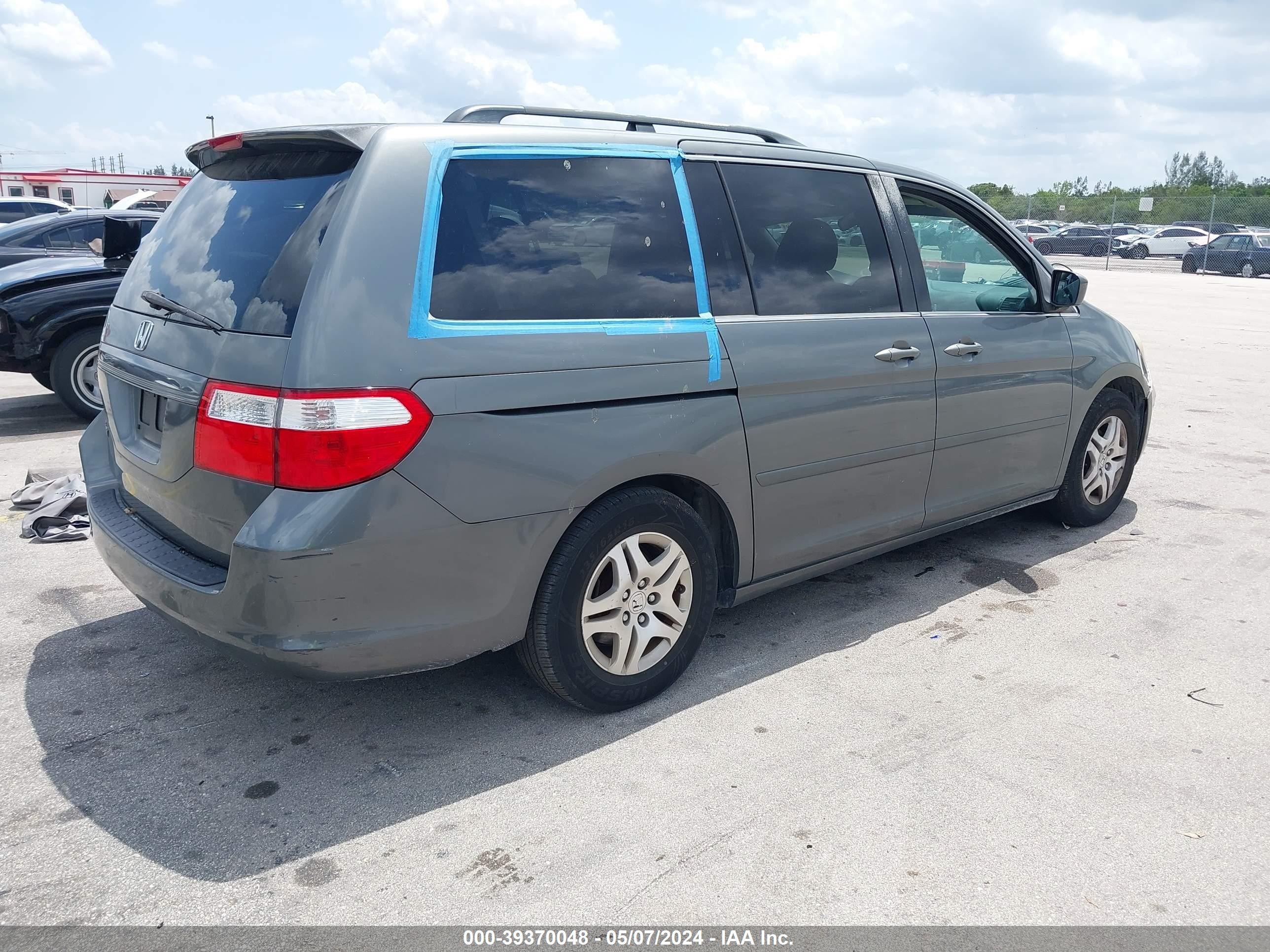 Photo 3 VIN: 5FNRL38647B448357 - HONDA ODYSSEY 