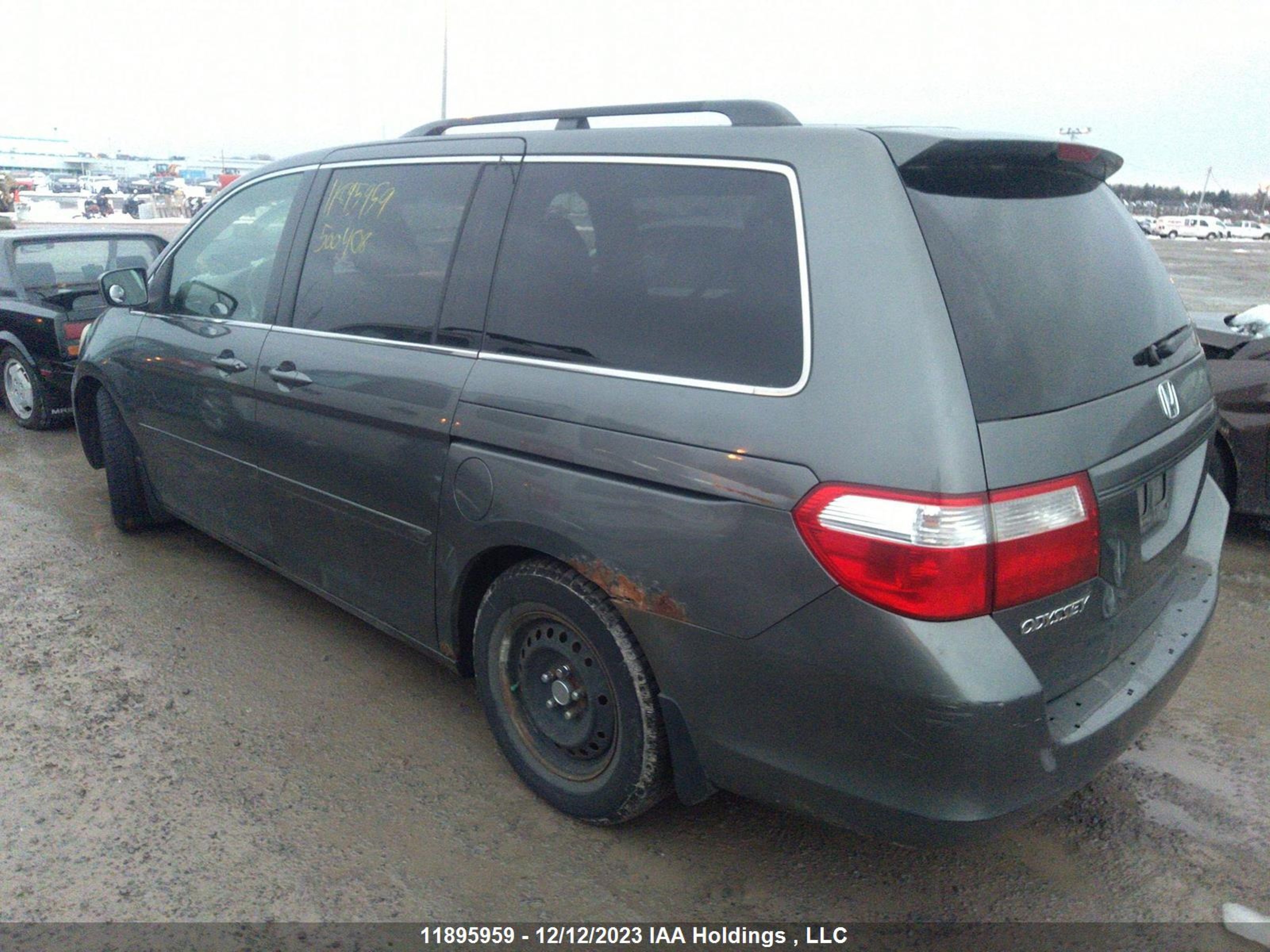 Photo 2 VIN: 5FNRL38647B500408 - HONDA ODYSSEY 