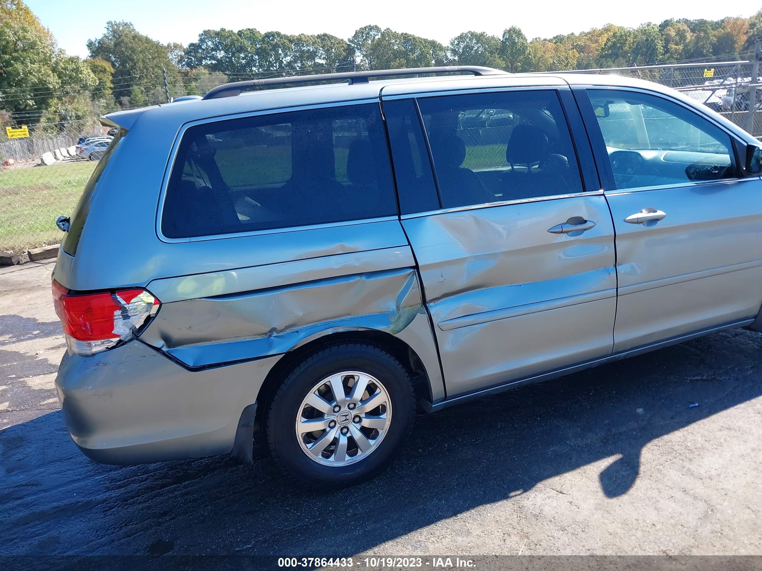 Photo 5 VIN: 5FNRL38648B063625 - HONDA ODYSSEY 