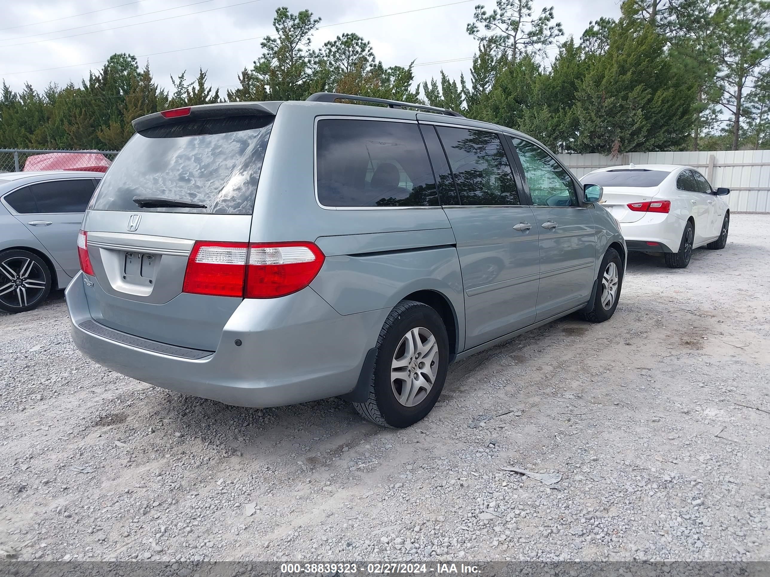 Photo 3 VIN: 5FNRL38657B011922 - HONDA ODYSSEY 