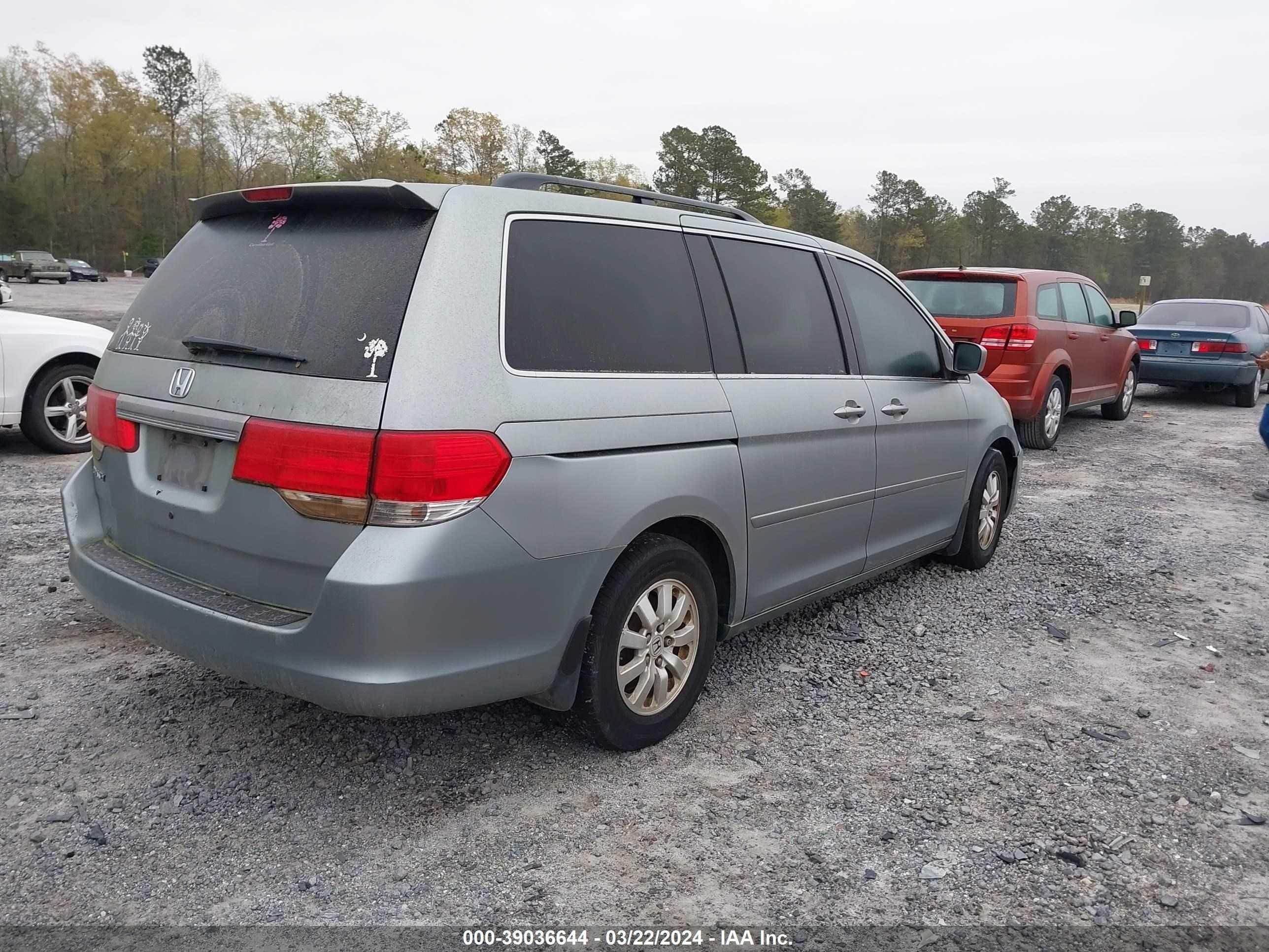 Photo 3 VIN: 5FNRL38658B029693 - HONDA ODYSSEY 