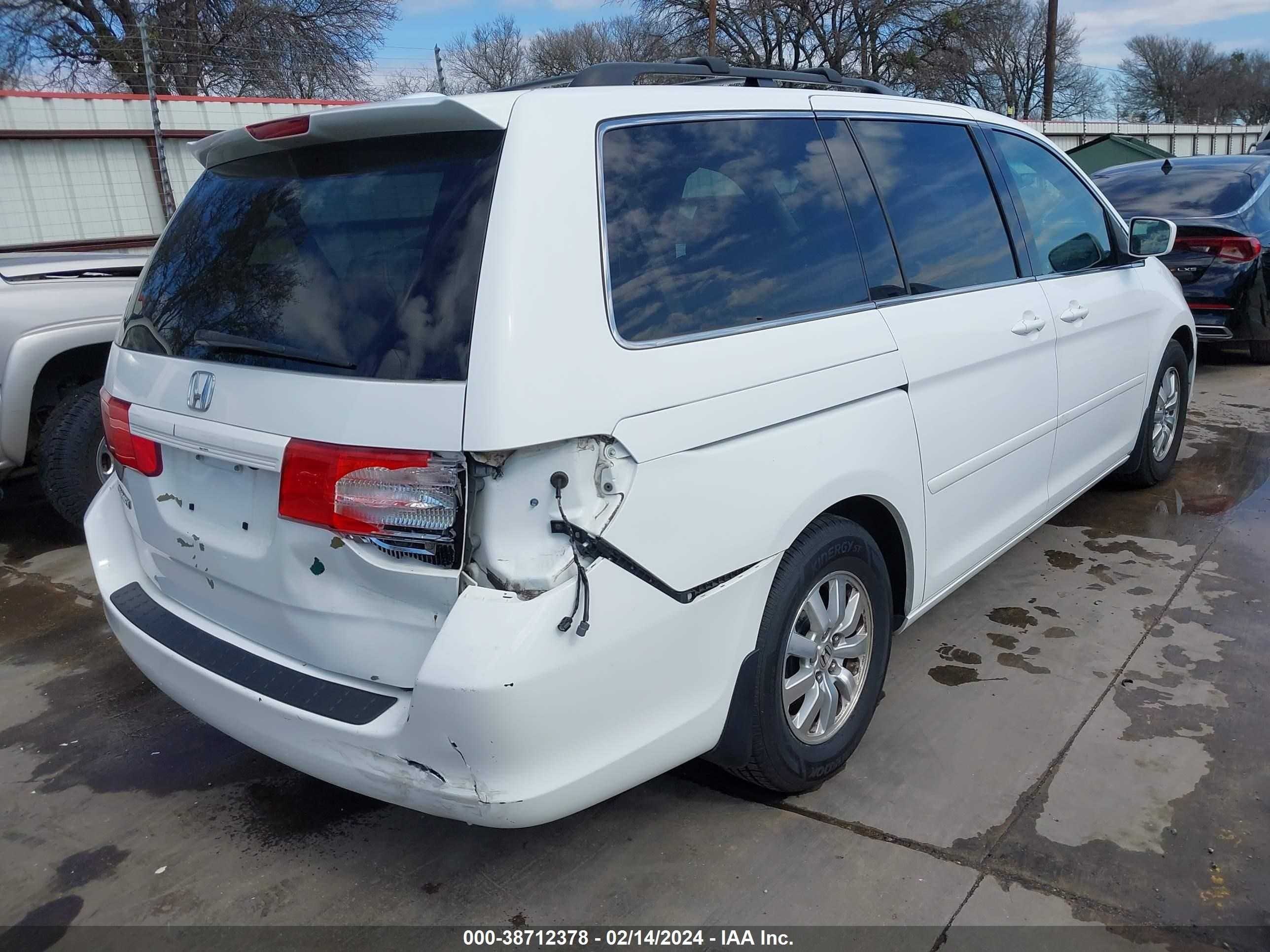 Photo 3 VIN: 5FNRL38658B085665 - HONDA ODYSSEY 