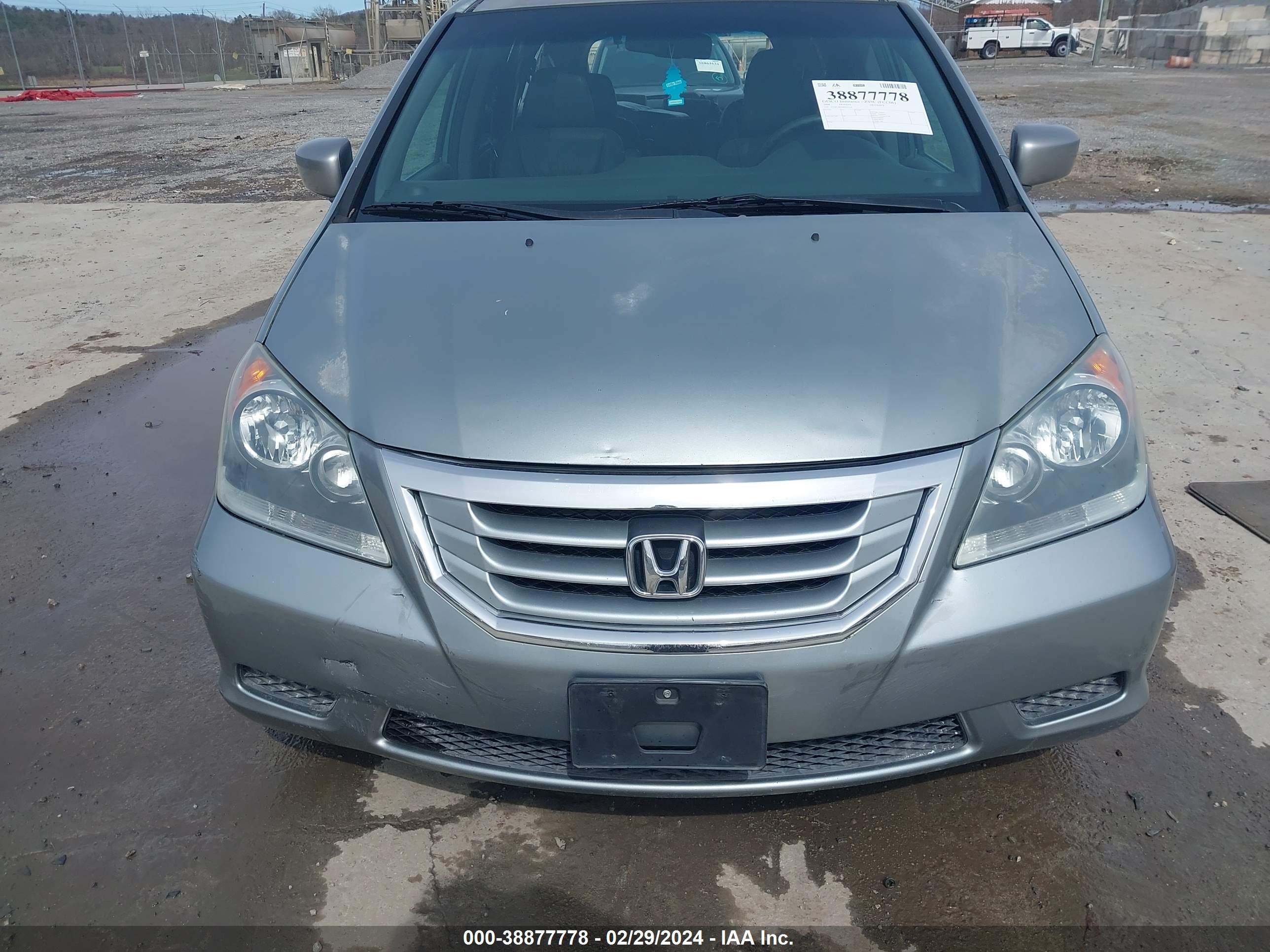 Photo 11 VIN: 5FNRL38658B092518 - HONDA ODYSSEY 