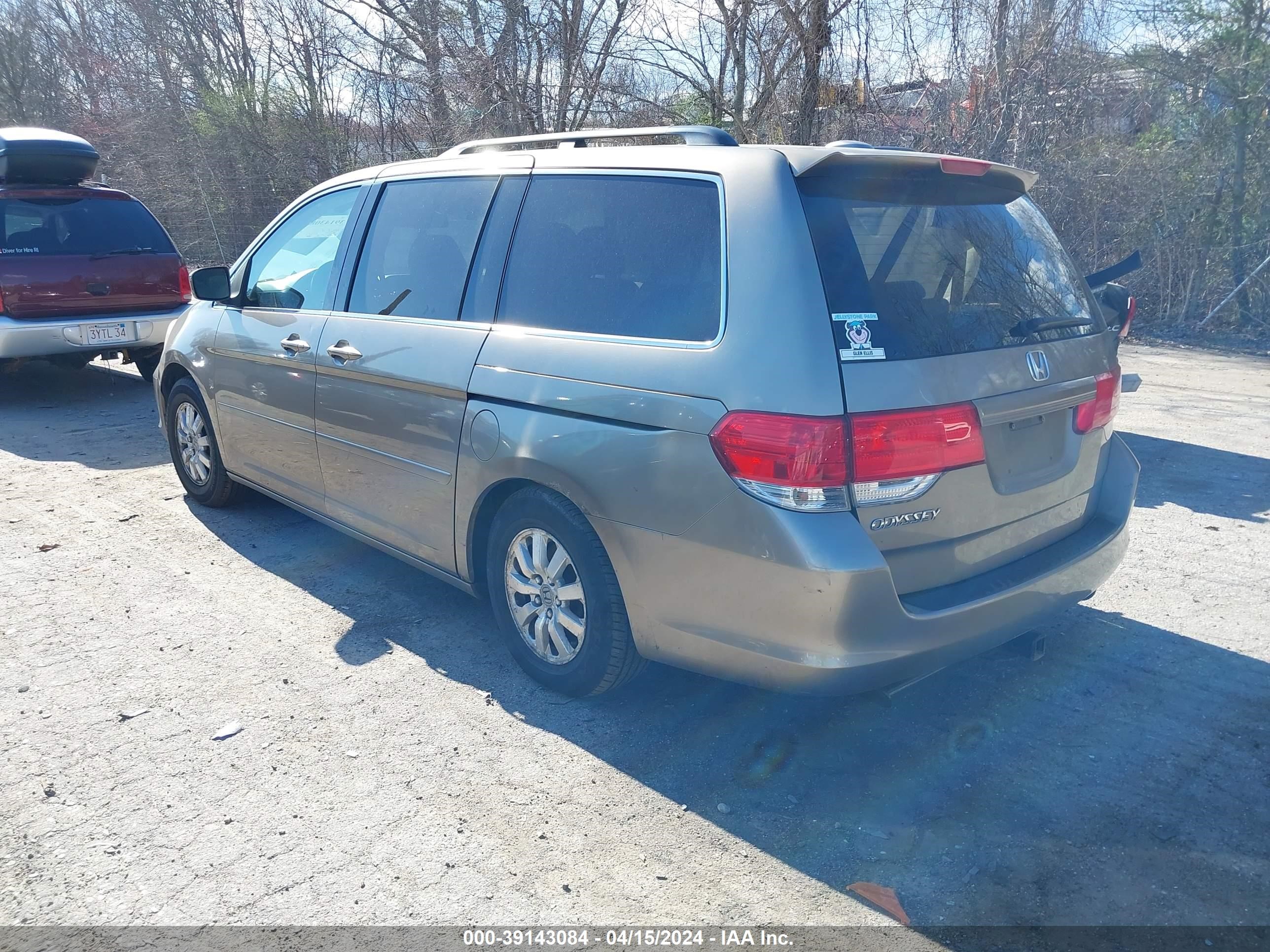 Photo 2 VIN: 5FNRL38658B116381 - HONDA ODYSSEY 