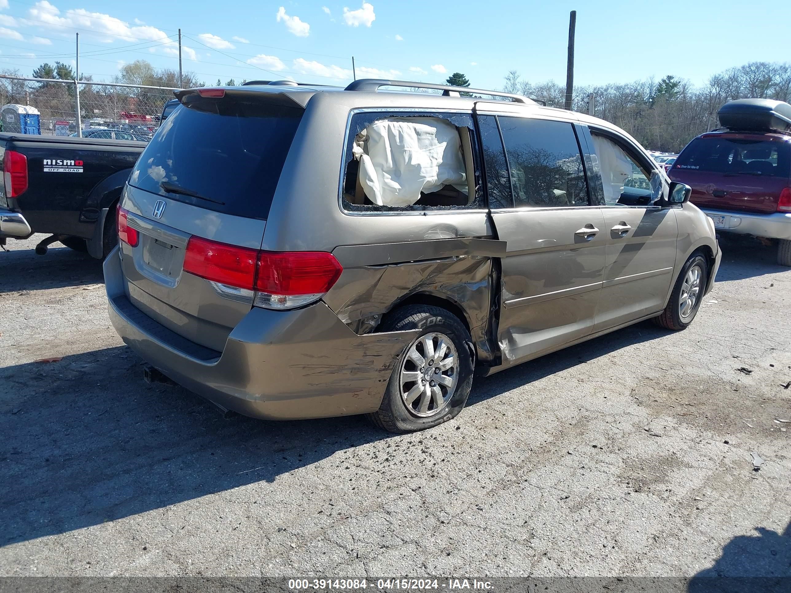 Photo 3 VIN: 5FNRL38658B116381 - HONDA ODYSSEY 