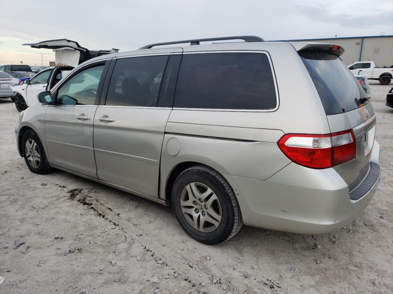 Photo 1 VIN: 5FNRL38665B057790 - HONDA ODYSSEY 