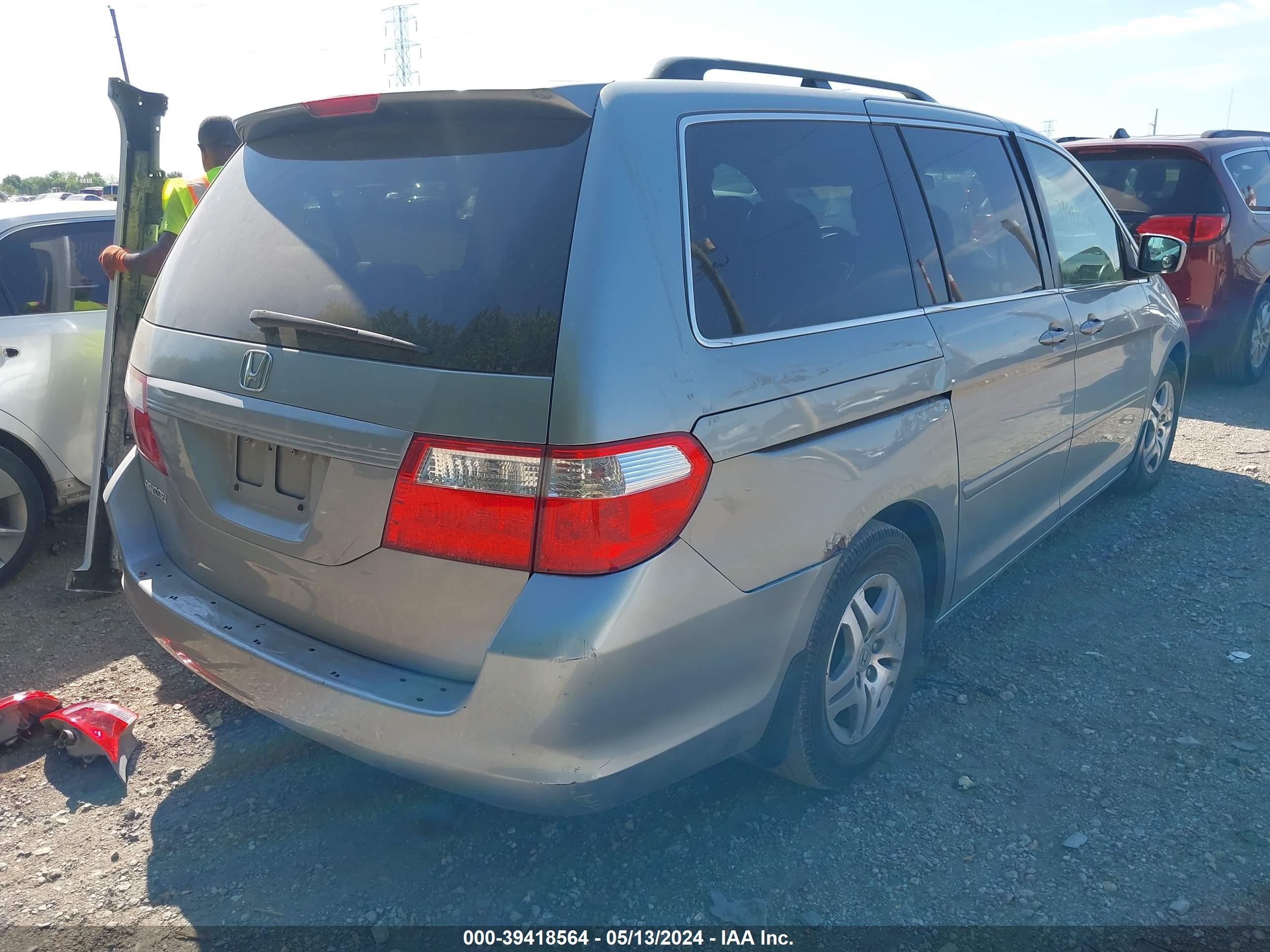 Photo 3 VIN: 5FNRL38667B045366 - HONDA ODYSSEY 