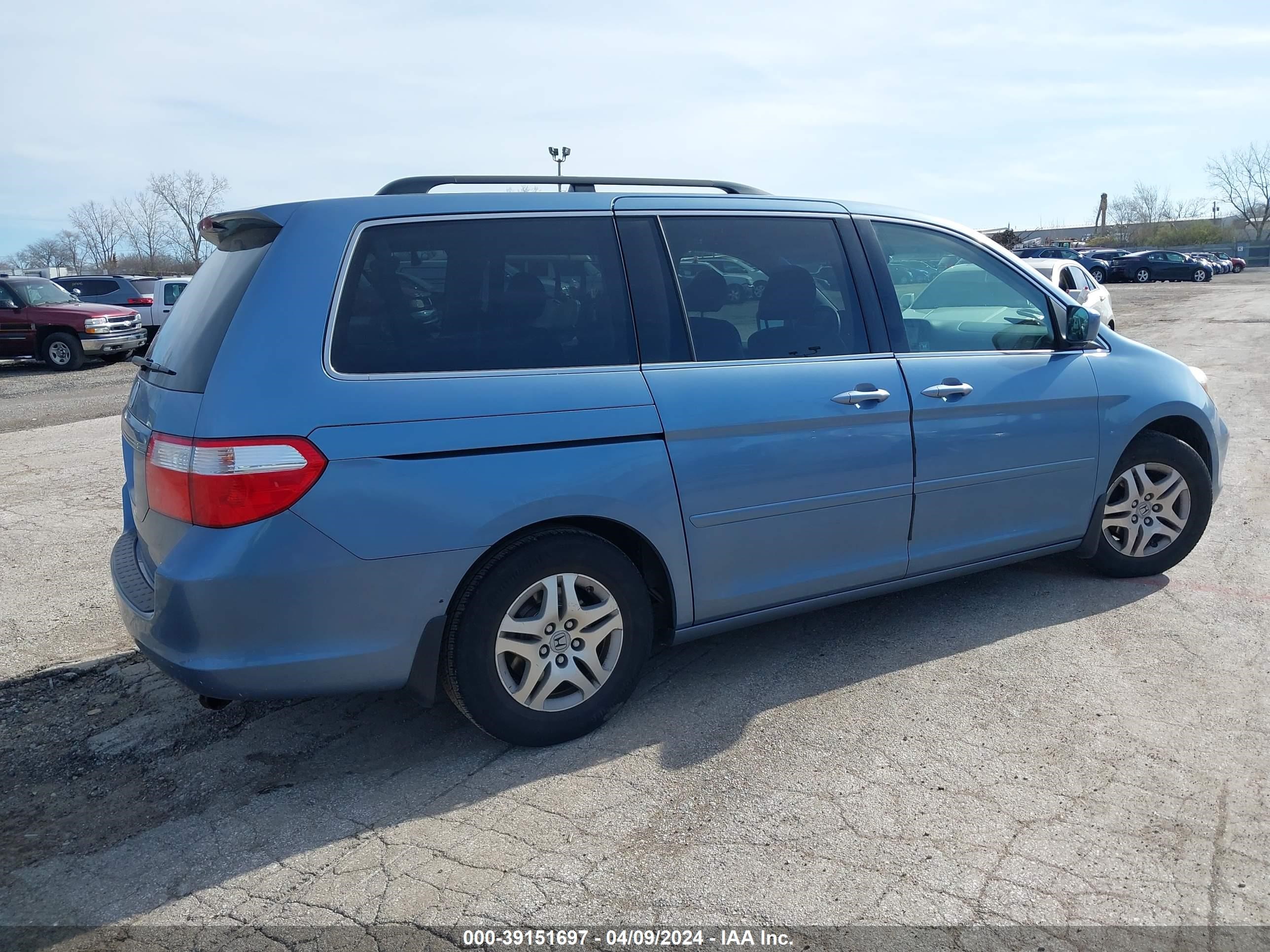 Photo 3 VIN: 5FNRL38667B109566 - HONDA ODYSSEY 