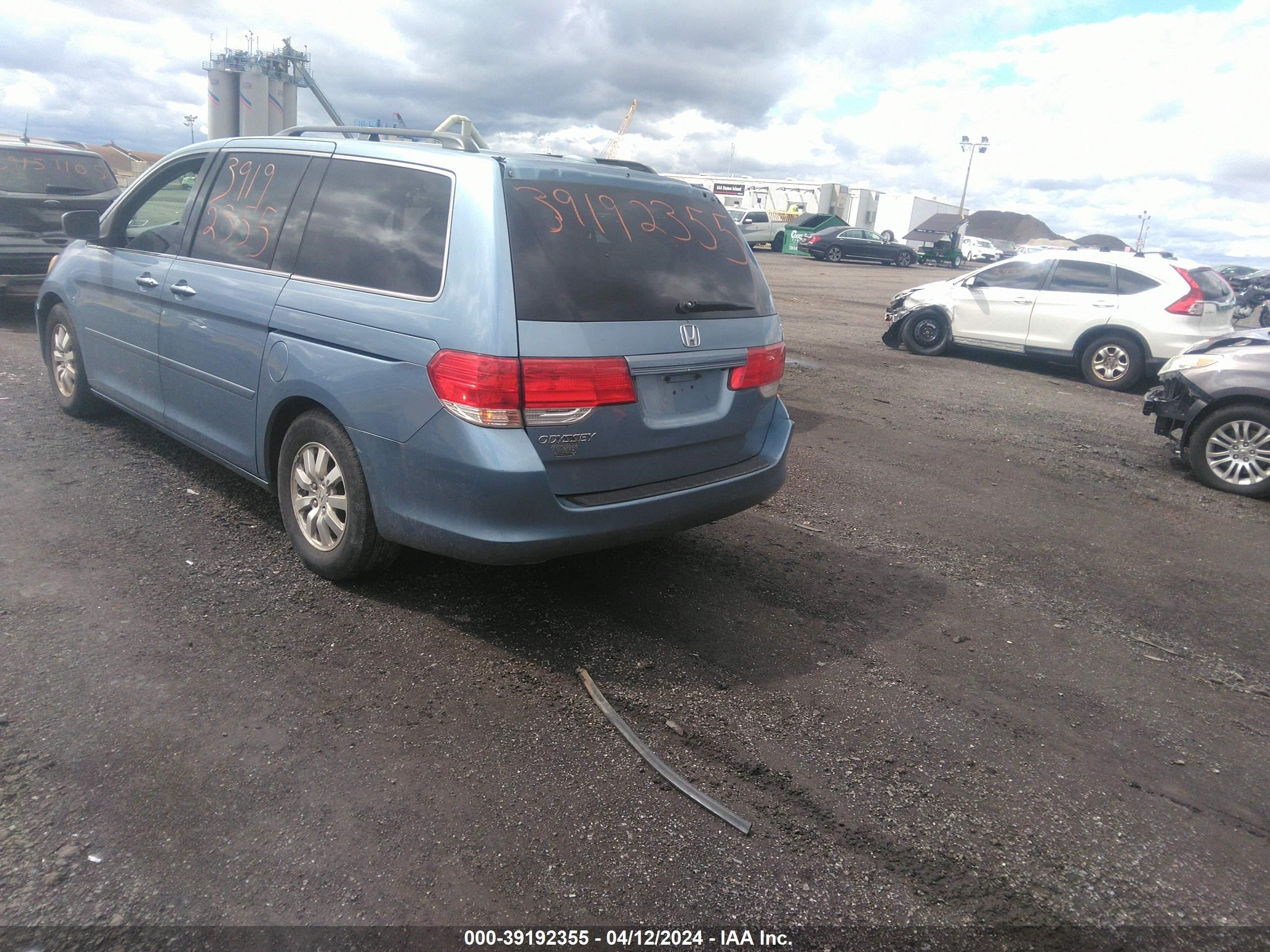 Photo 2 VIN: 5FNRL38669B052689 - HONDA ODYSSEY 