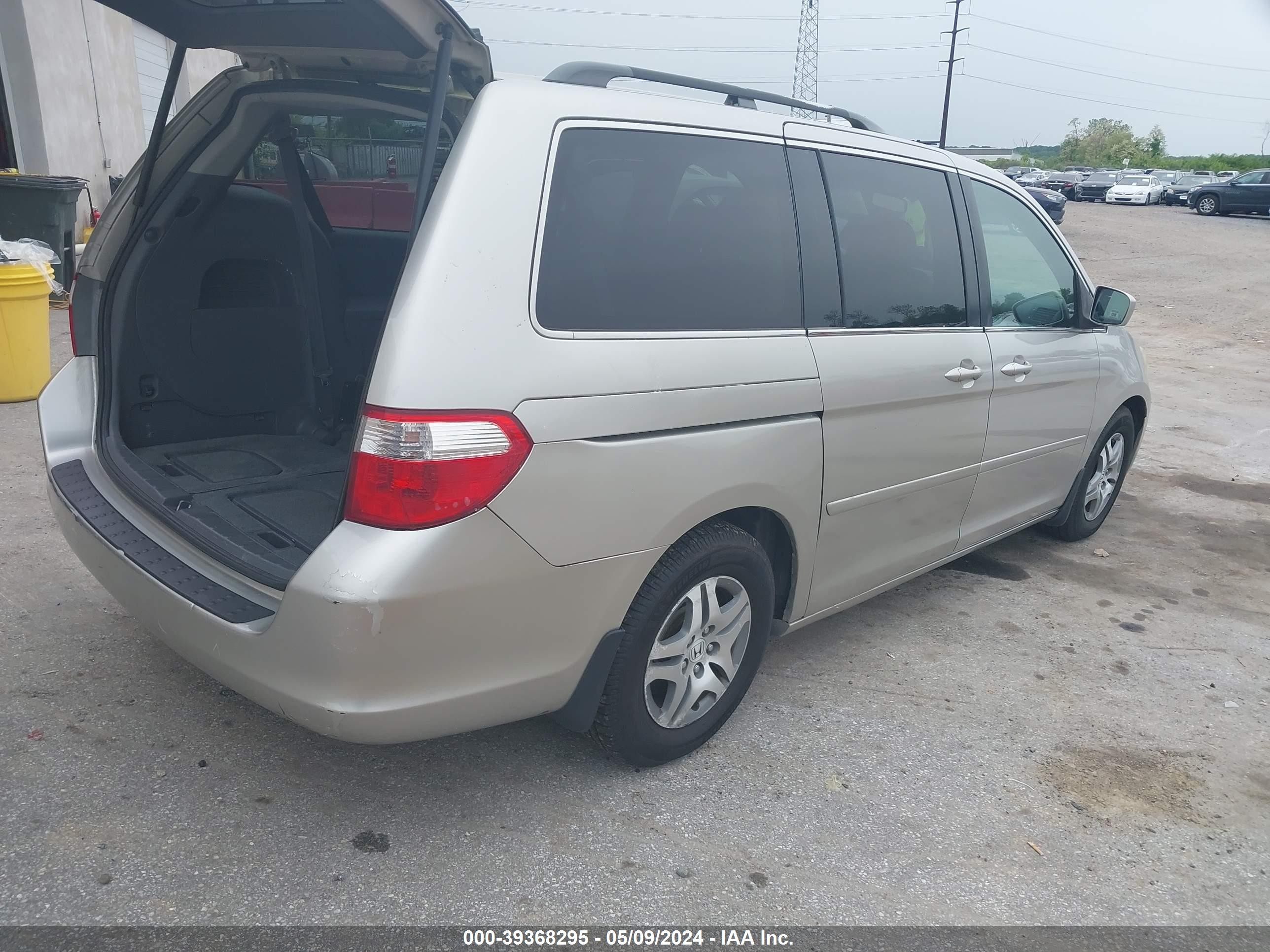 Photo 3 VIN: 5FNRL38677B410184 - HONDA ODYSSEY 