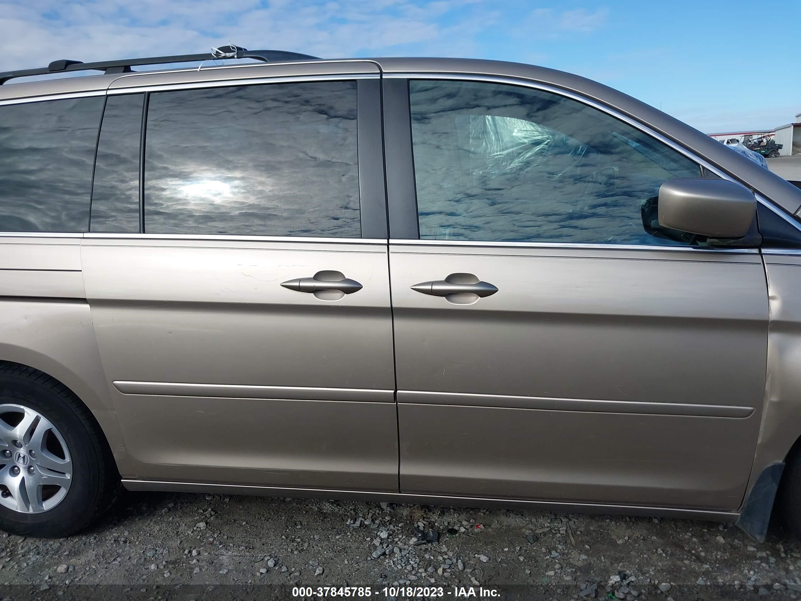 Photo 12 VIN: 5FNRL38677B438082 - HONDA ODYSSEY 