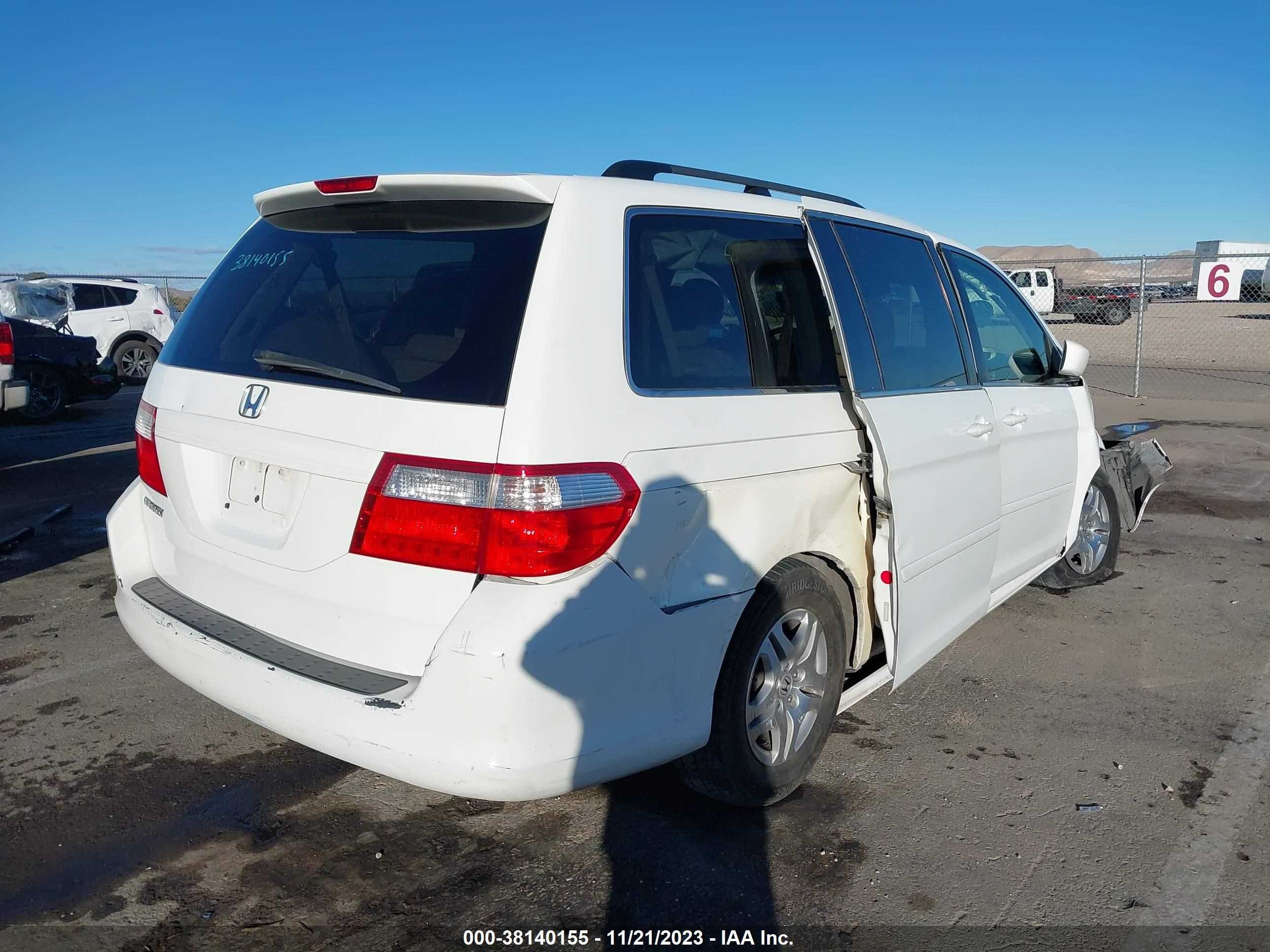 Photo 3 VIN: 5FNRL38677B444495 - HONDA ODYSSEY 