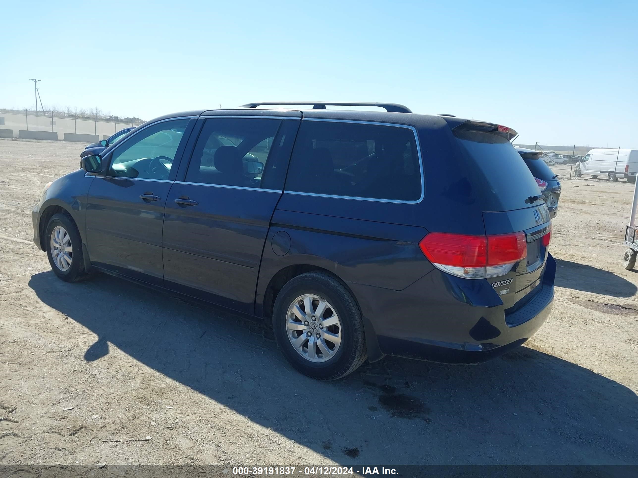 Photo 2 VIN: 5FNRL38678B074635 - HONDA ODYSSEY 