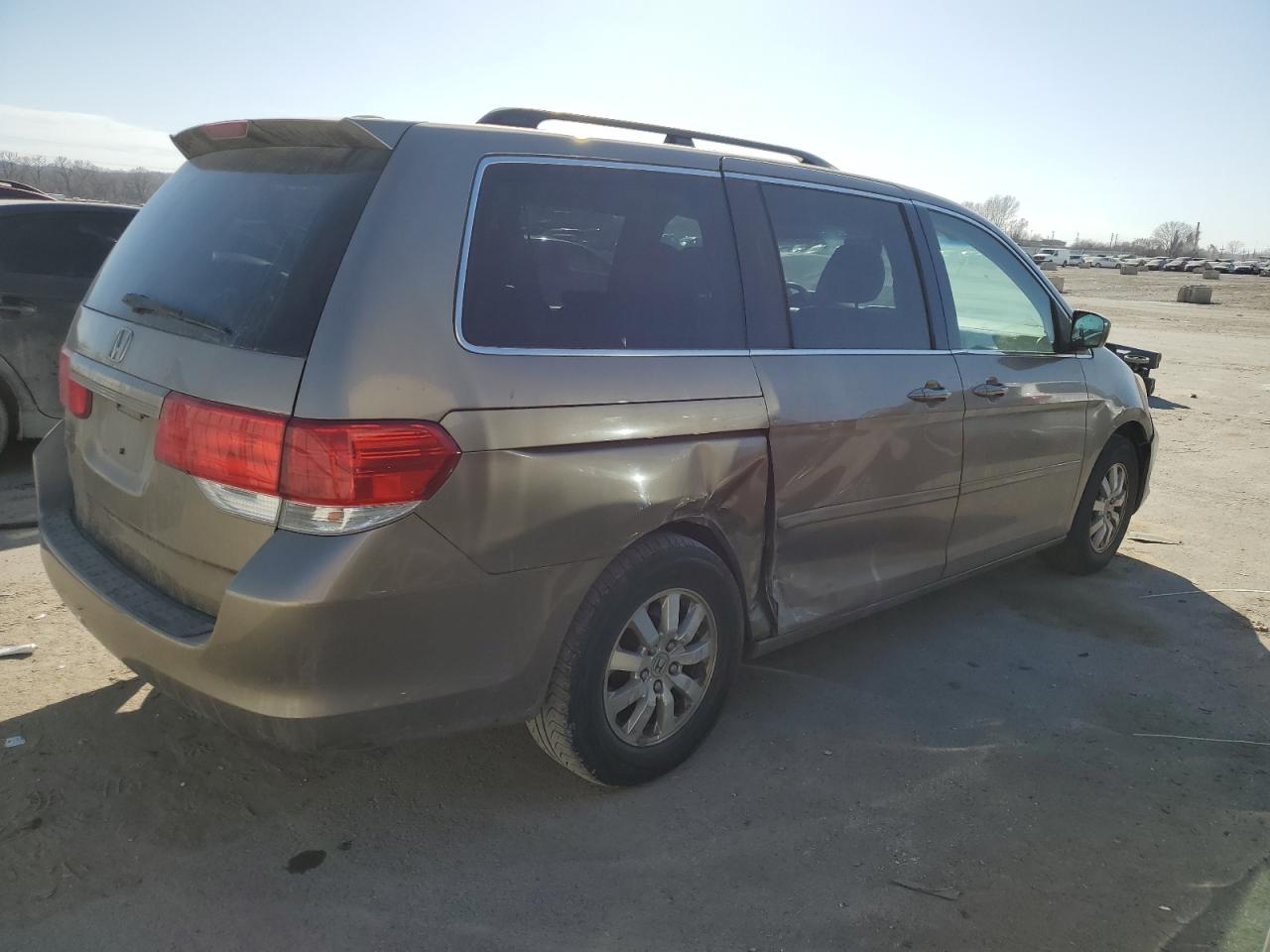 Photo 2 VIN: 5FNRL38678B075462 - HONDA ODYSSEY 