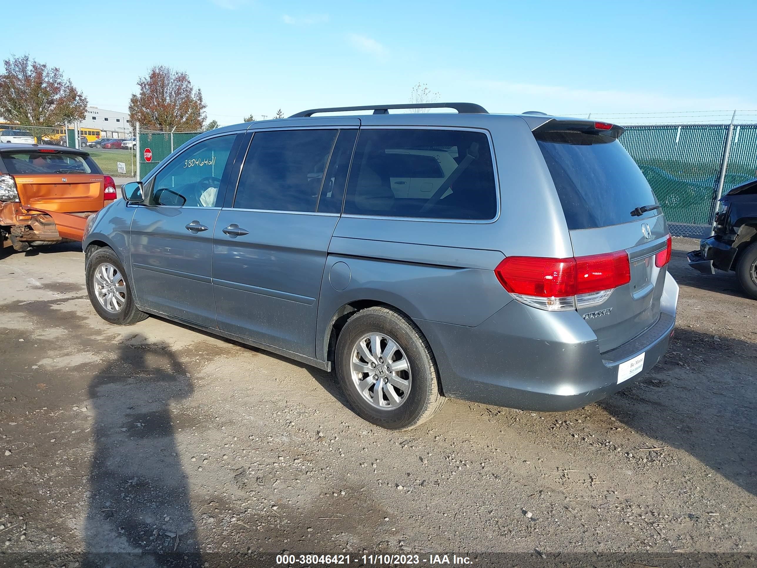 Photo 2 VIN: 5FNRL38679B049719 - HONDA ODYSSEY 