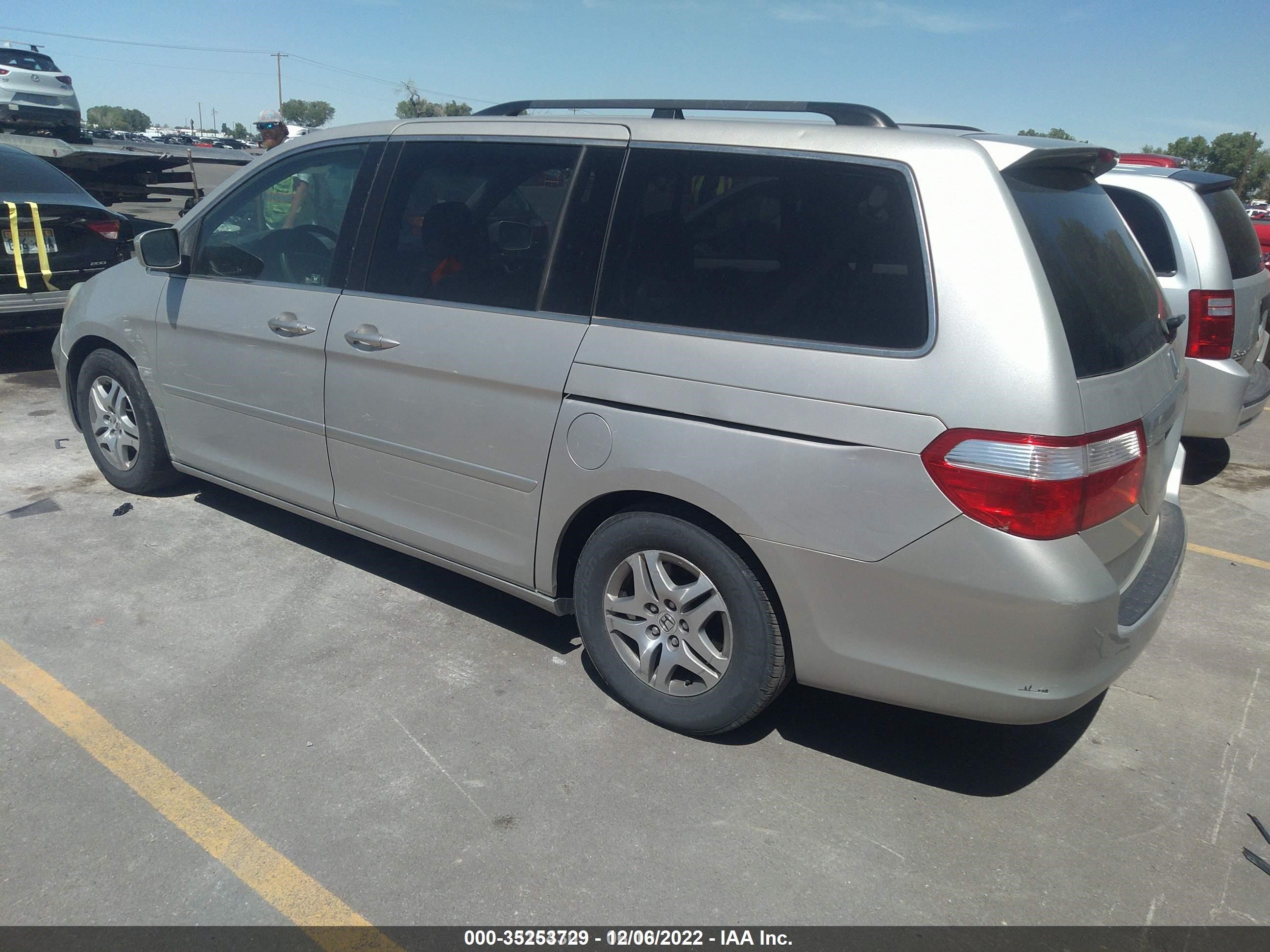 Photo 2 VIN: 5FNRL38685B055930 - HONDA ODYSSEY 