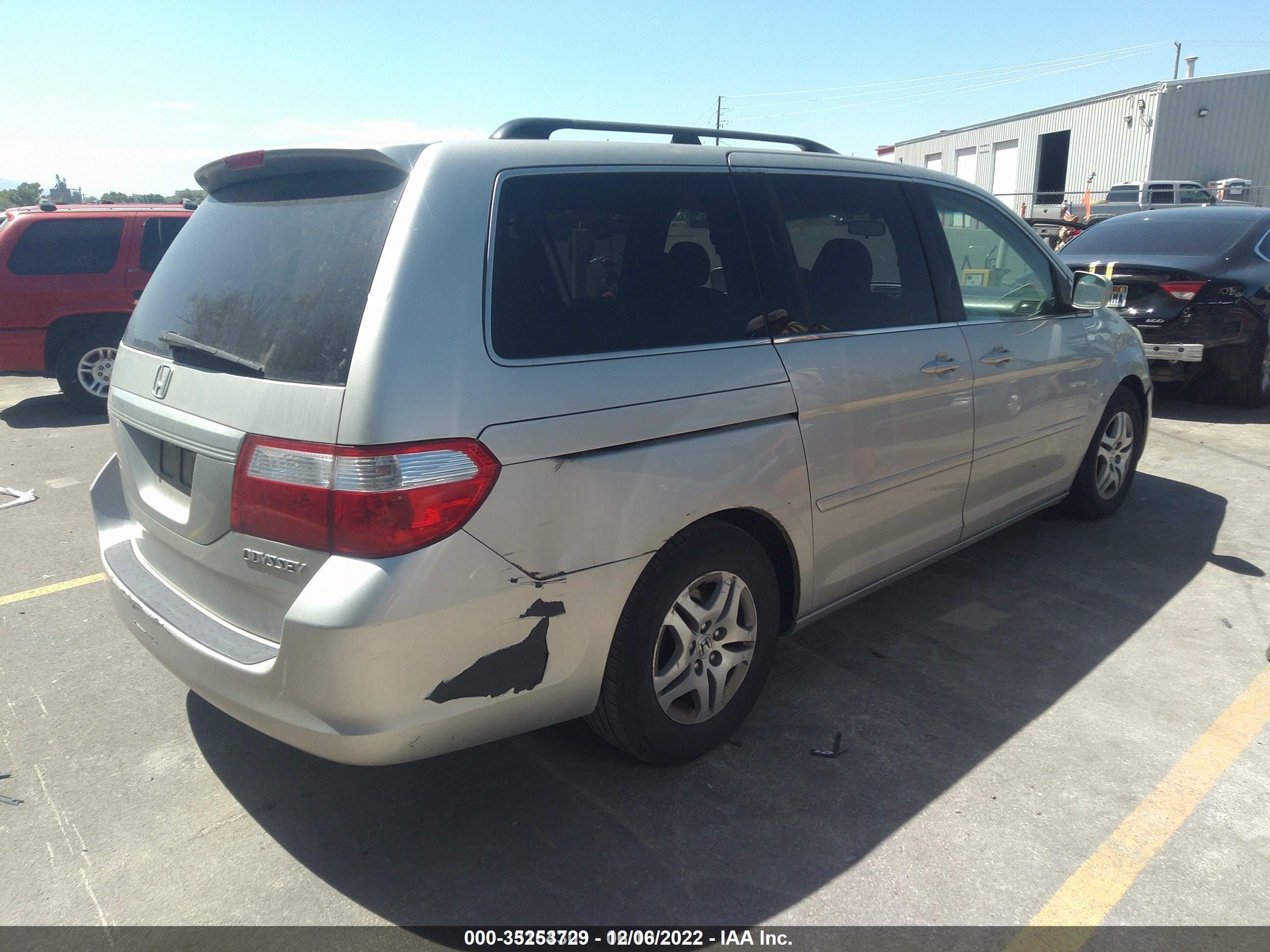 Photo 3 VIN: 5FNRL38685B055930 - HONDA ODYSSEY 