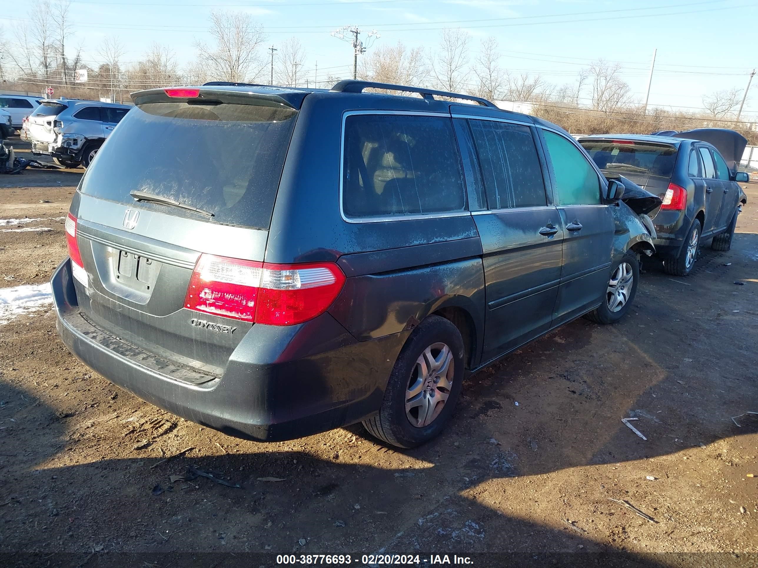 Photo 3 VIN: 5FNRL38685B128620 - HONDA ODYSSEY 