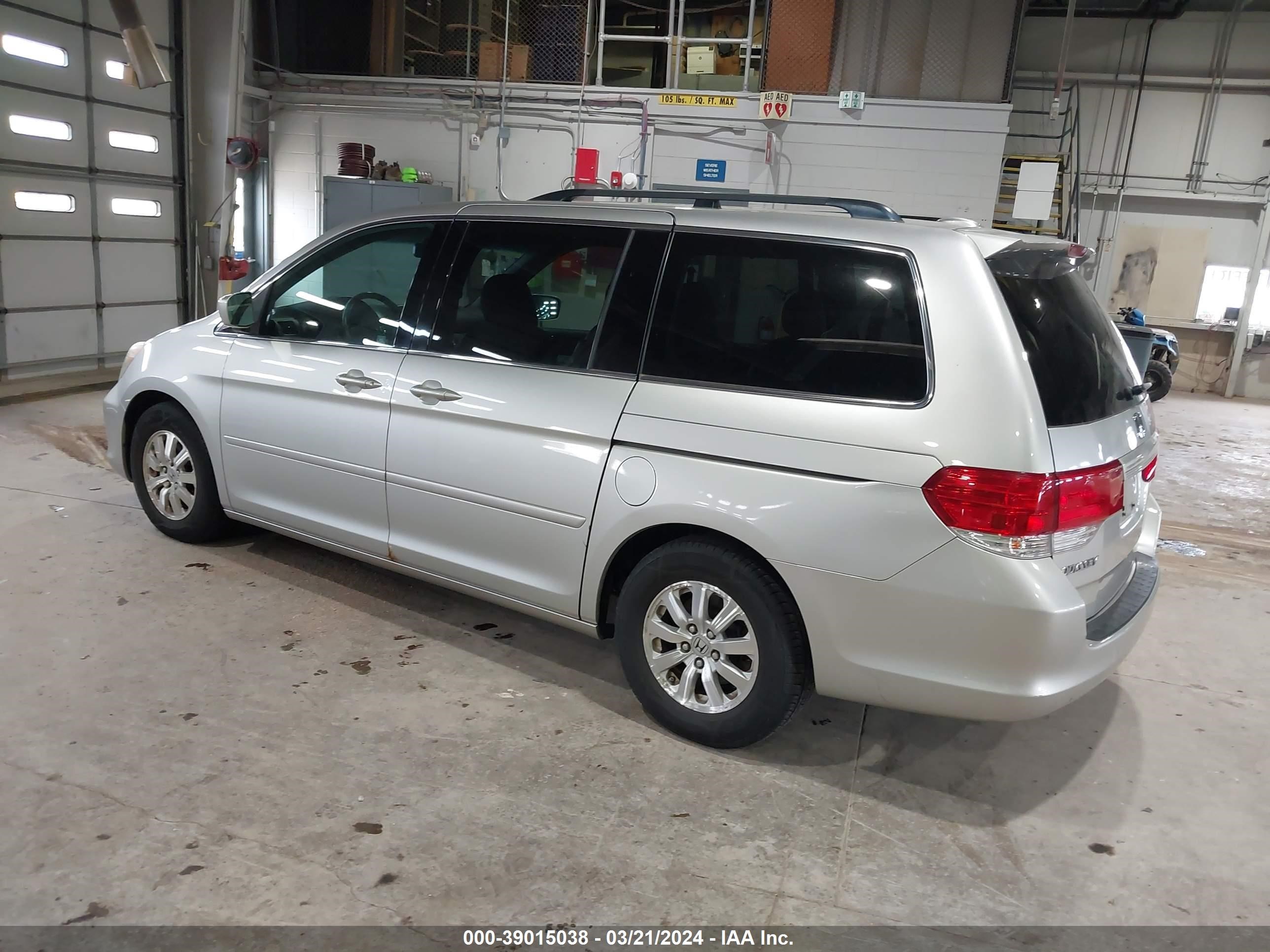 Photo 2 VIN: 5FNRL38688B002892 - HONDA ODYSSEY 