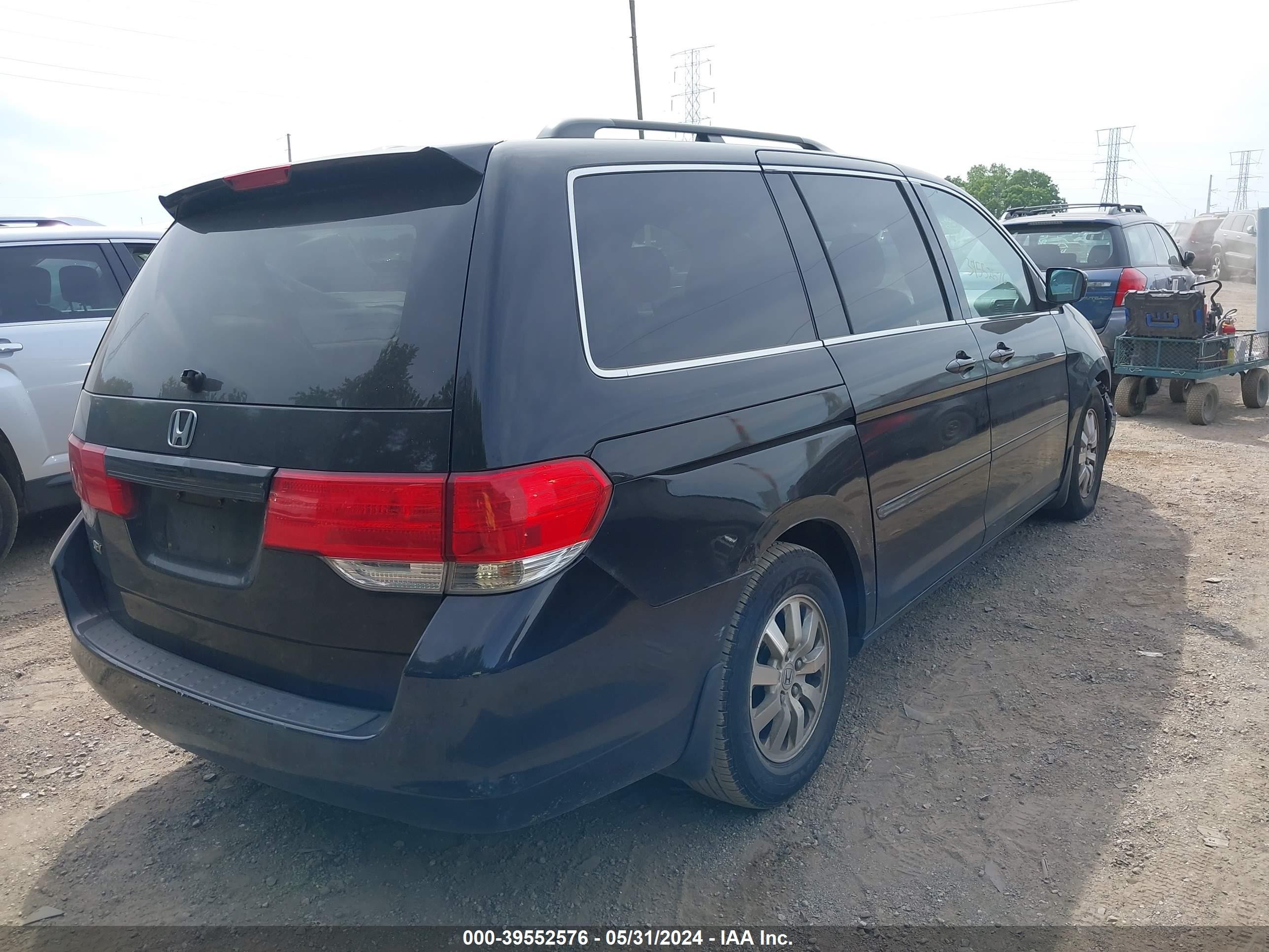 Photo 3 VIN: 5FNRL38688B050781 - HONDA ODYSSEY 