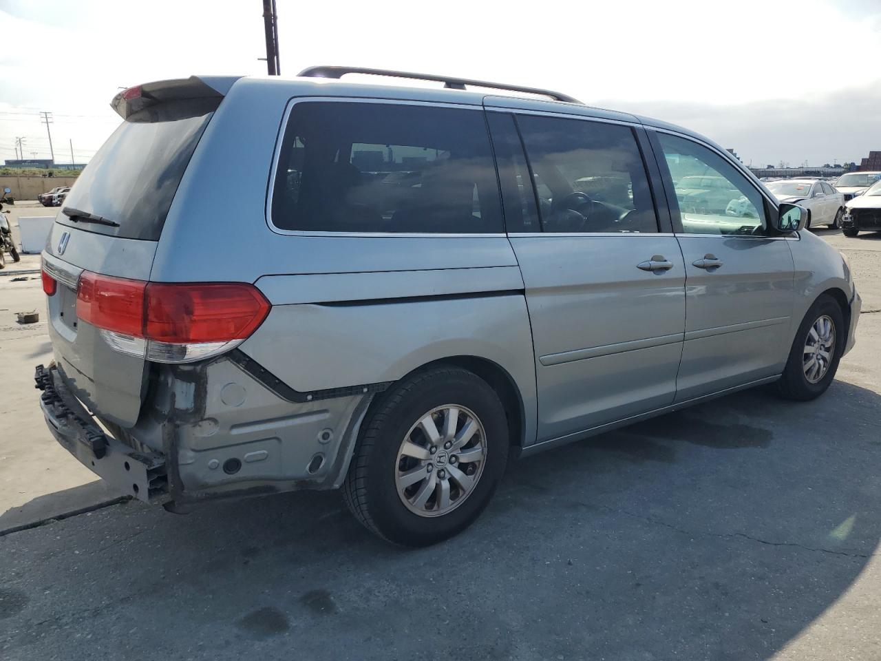 Photo 2 VIN: 5FNRL38688B114852 - HONDA ODYSSEY 