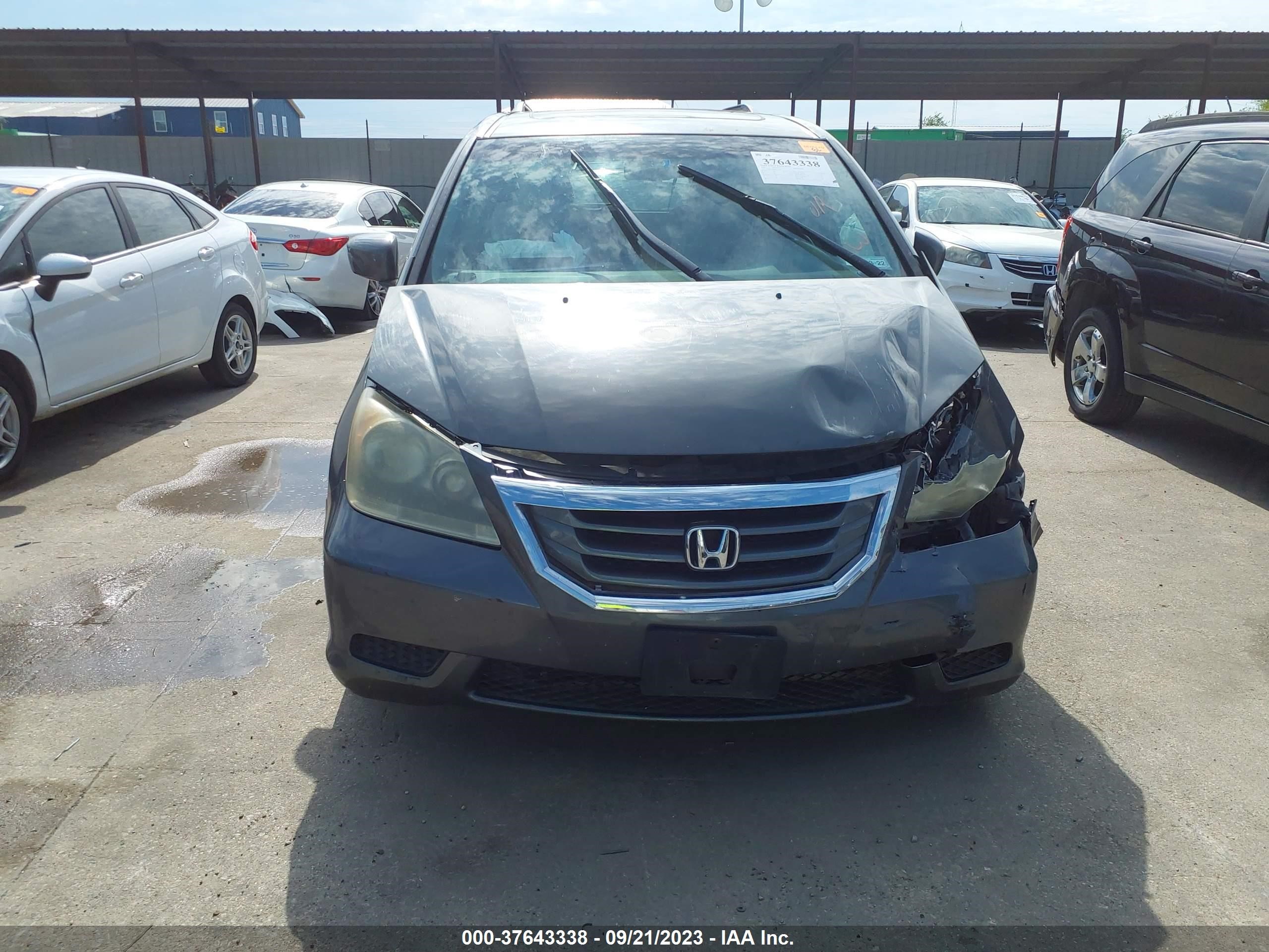 Photo 11 VIN: 5FNRL38688B414438 - HONDA ODYSSEY 