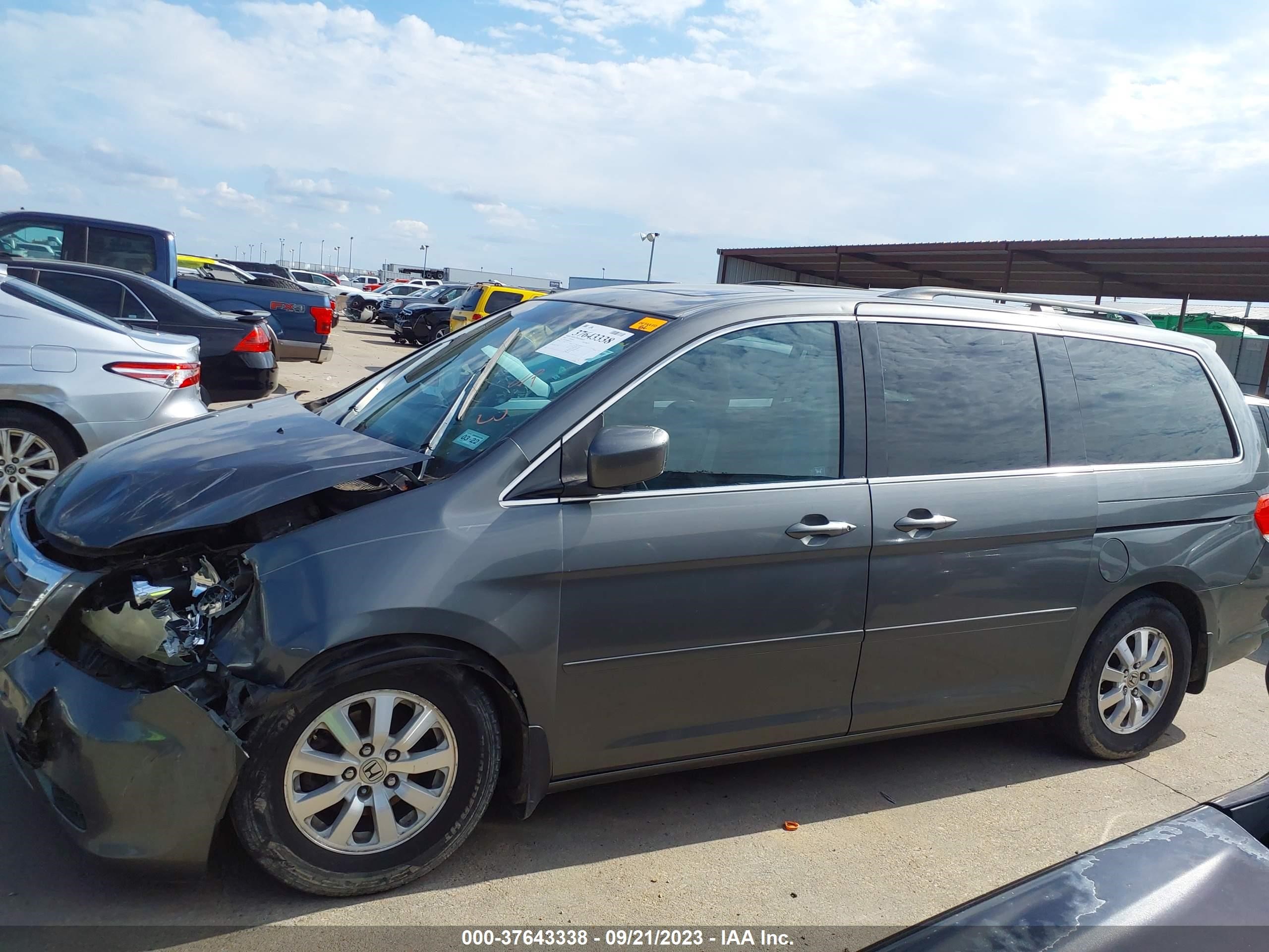 Photo 13 VIN: 5FNRL38688B414438 - HONDA ODYSSEY 