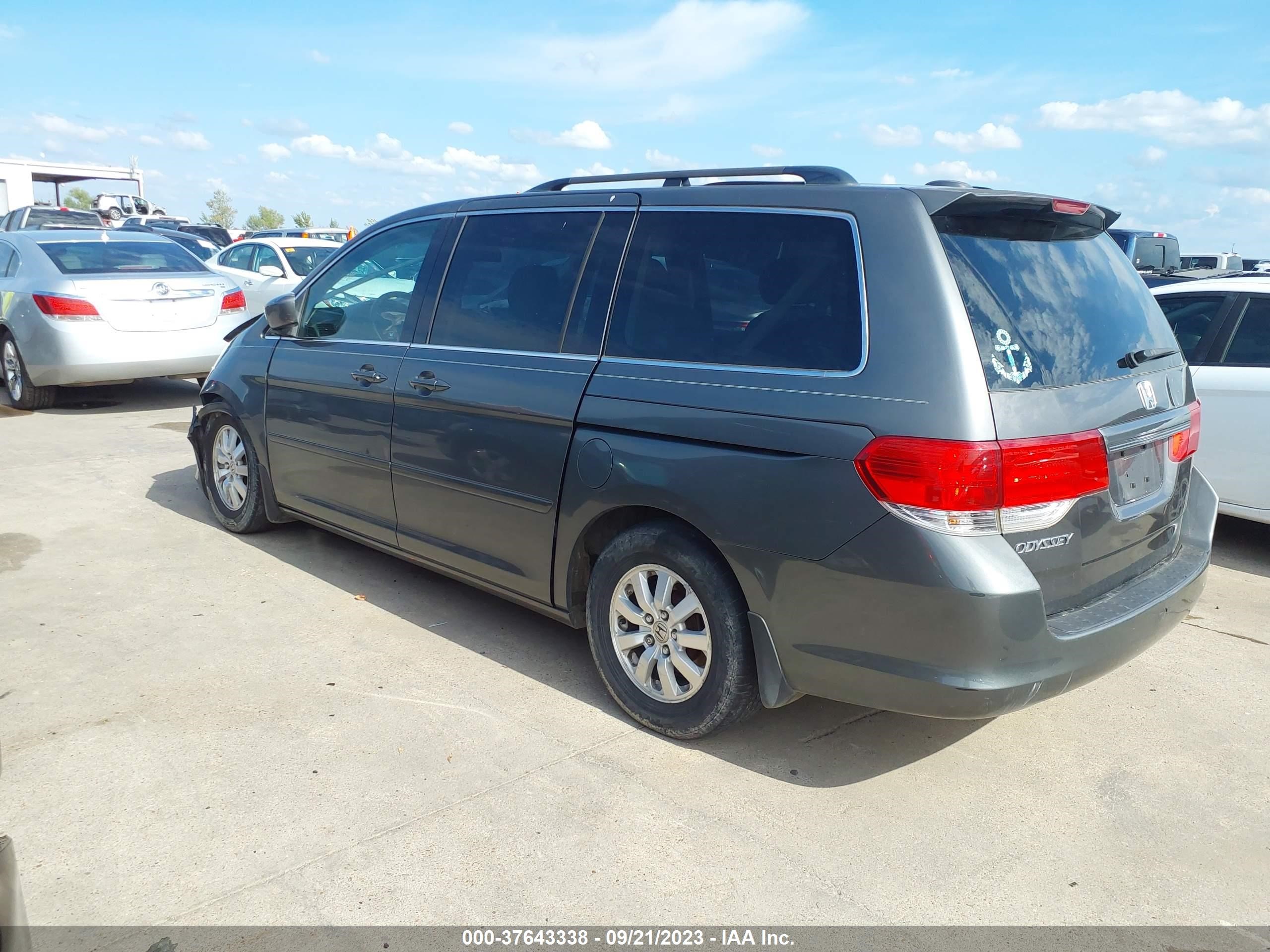 Photo 2 VIN: 5FNRL38688B414438 - HONDA ODYSSEY 