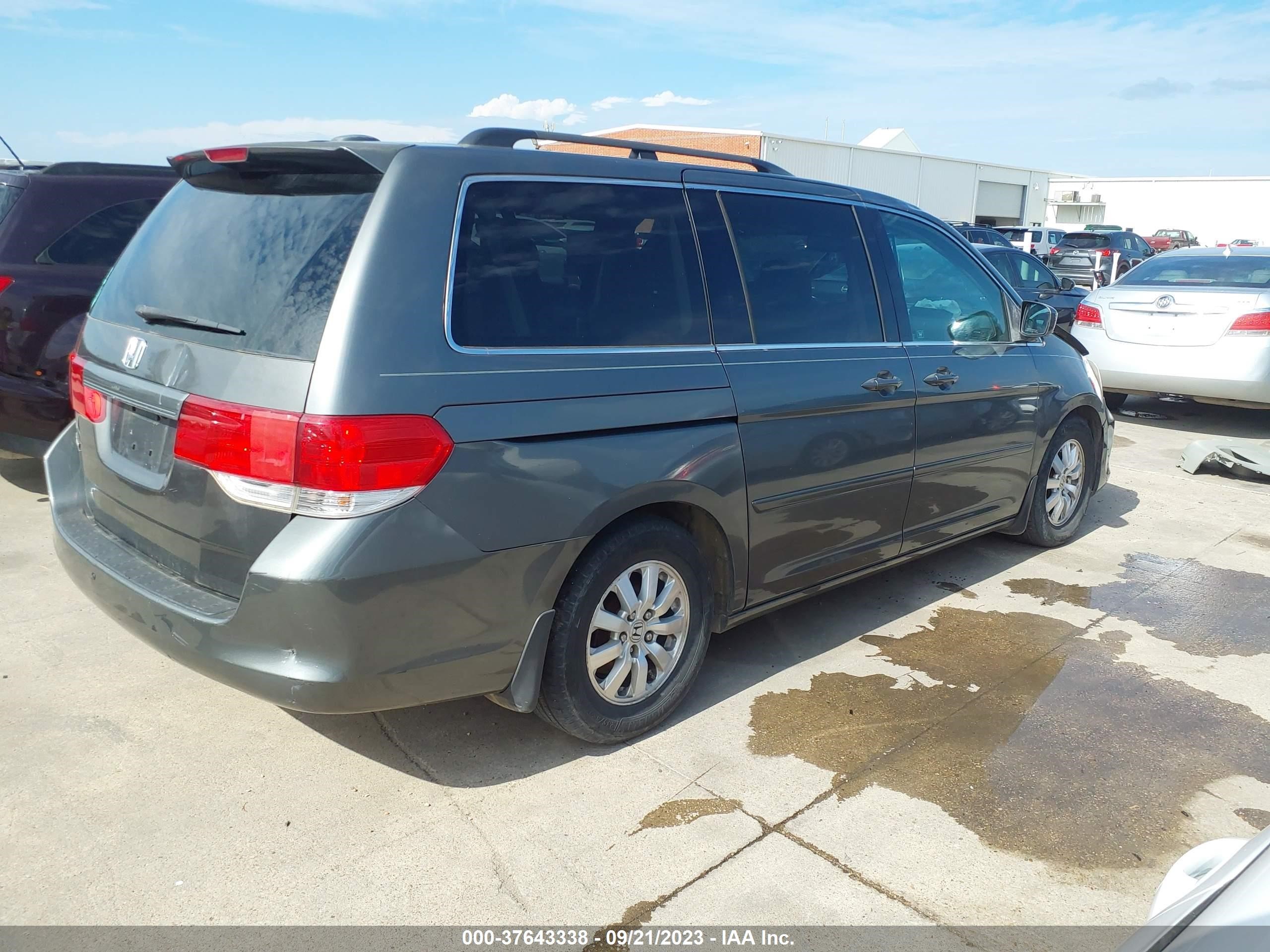 Photo 3 VIN: 5FNRL38688B414438 - HONDA ODYSSEY 