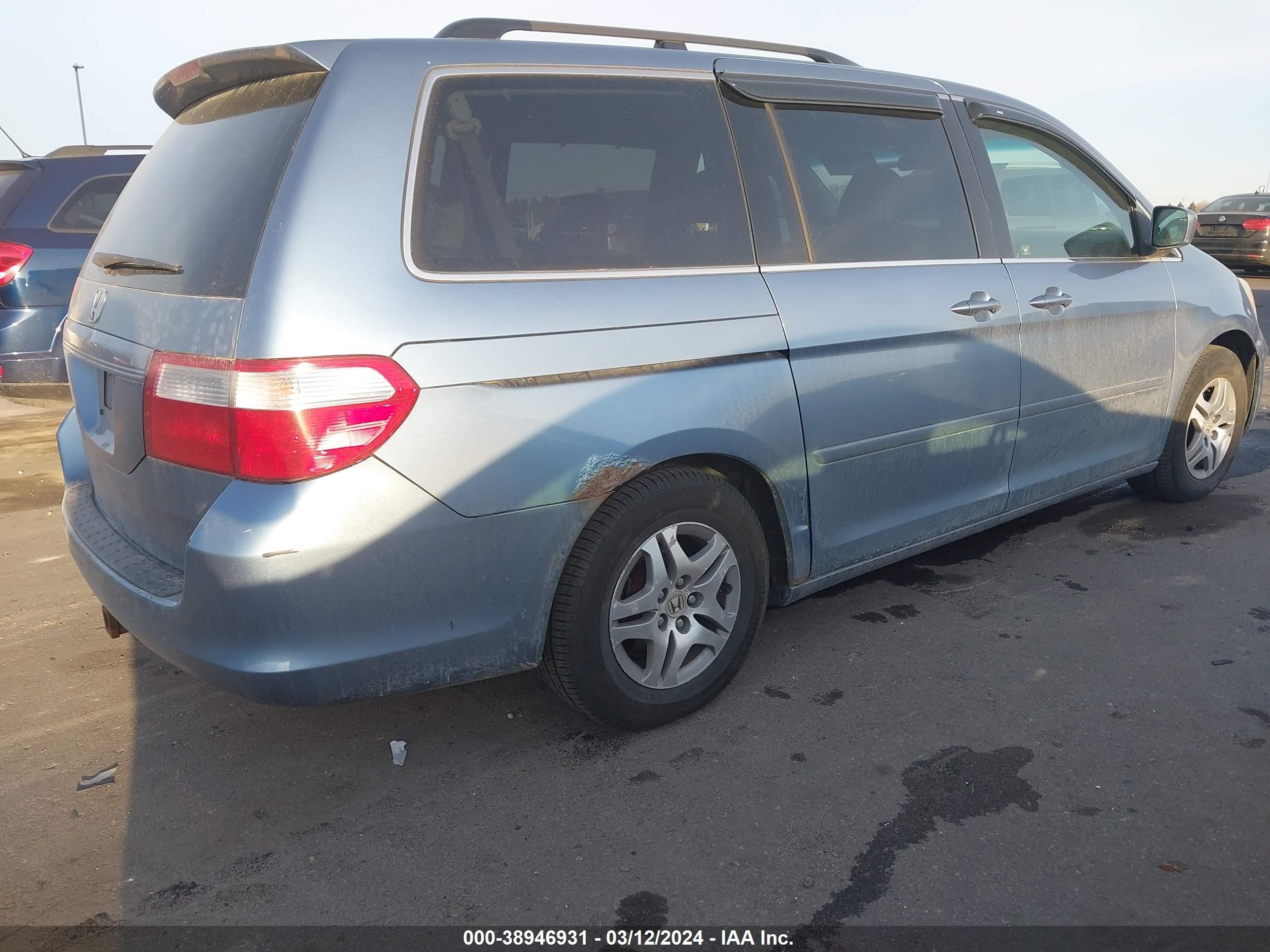 Photo 3 VIN: 5FNRL38695B057413 - HONDA ODYSSEY 