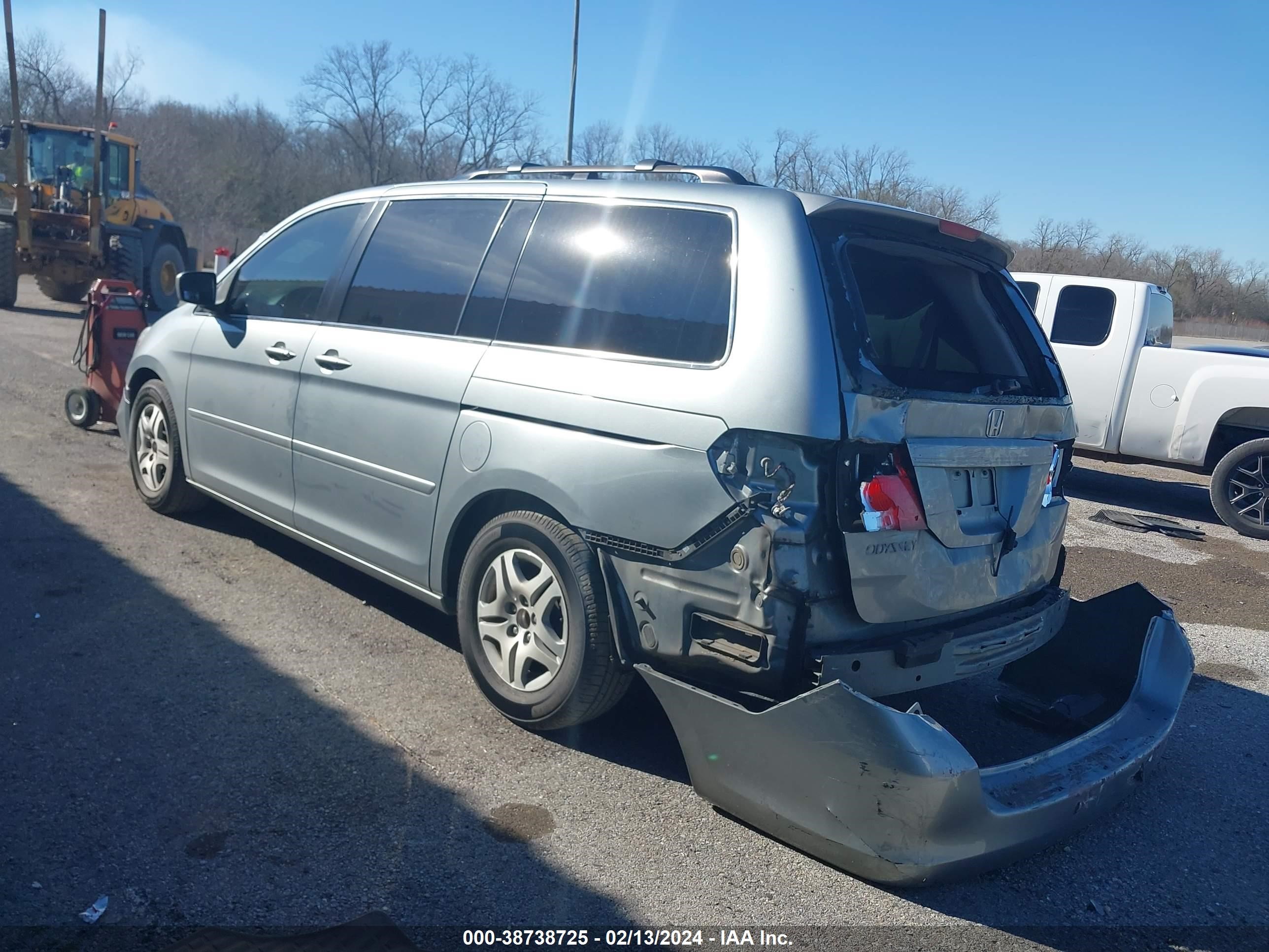 Photo 2 VIN: 5FNRL38696B126795 - HONDA ODYSSEY 