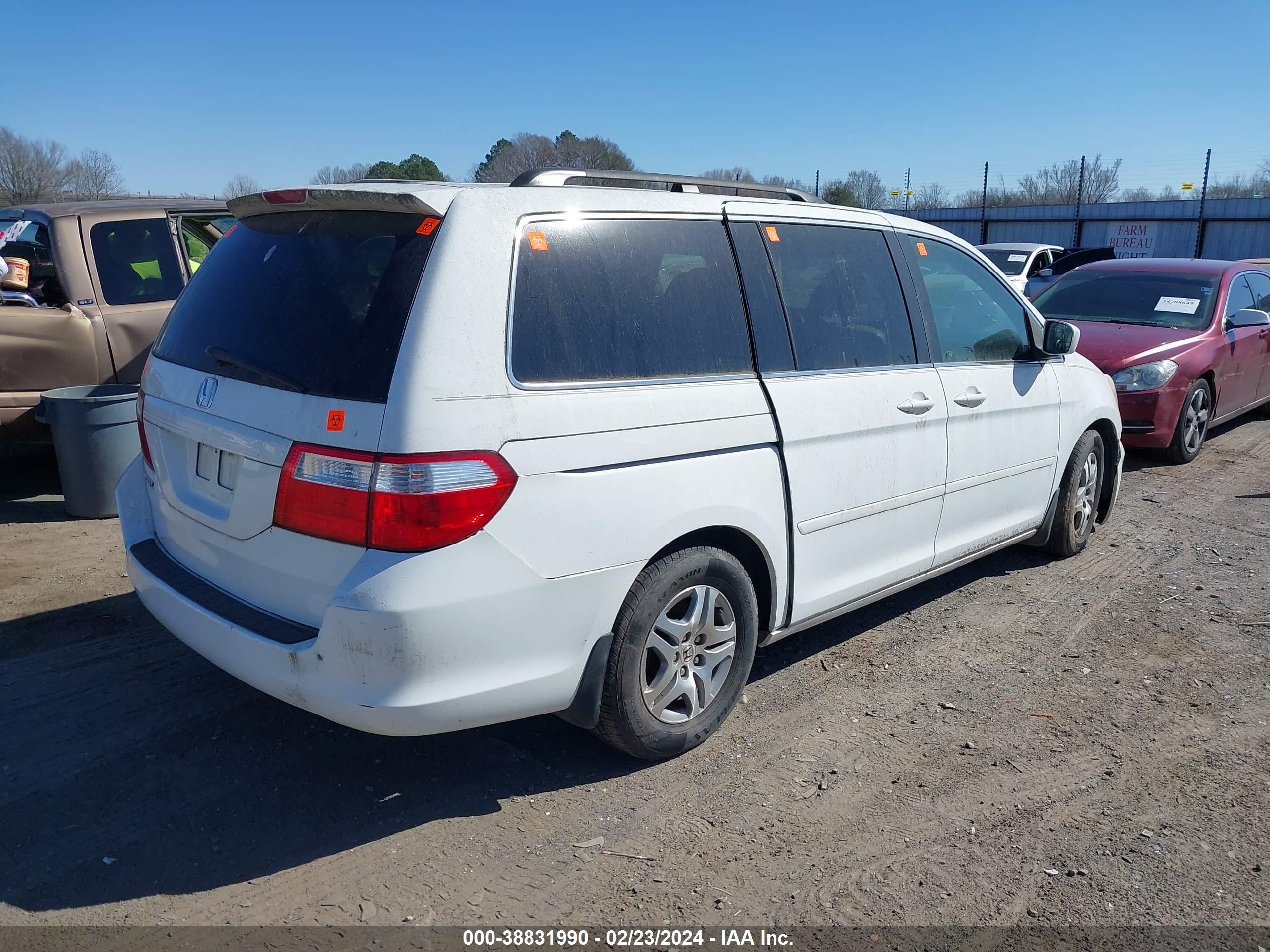 Photo 3 VIN: 5FNRL38696B410038 - HONDA ODYSSEY 