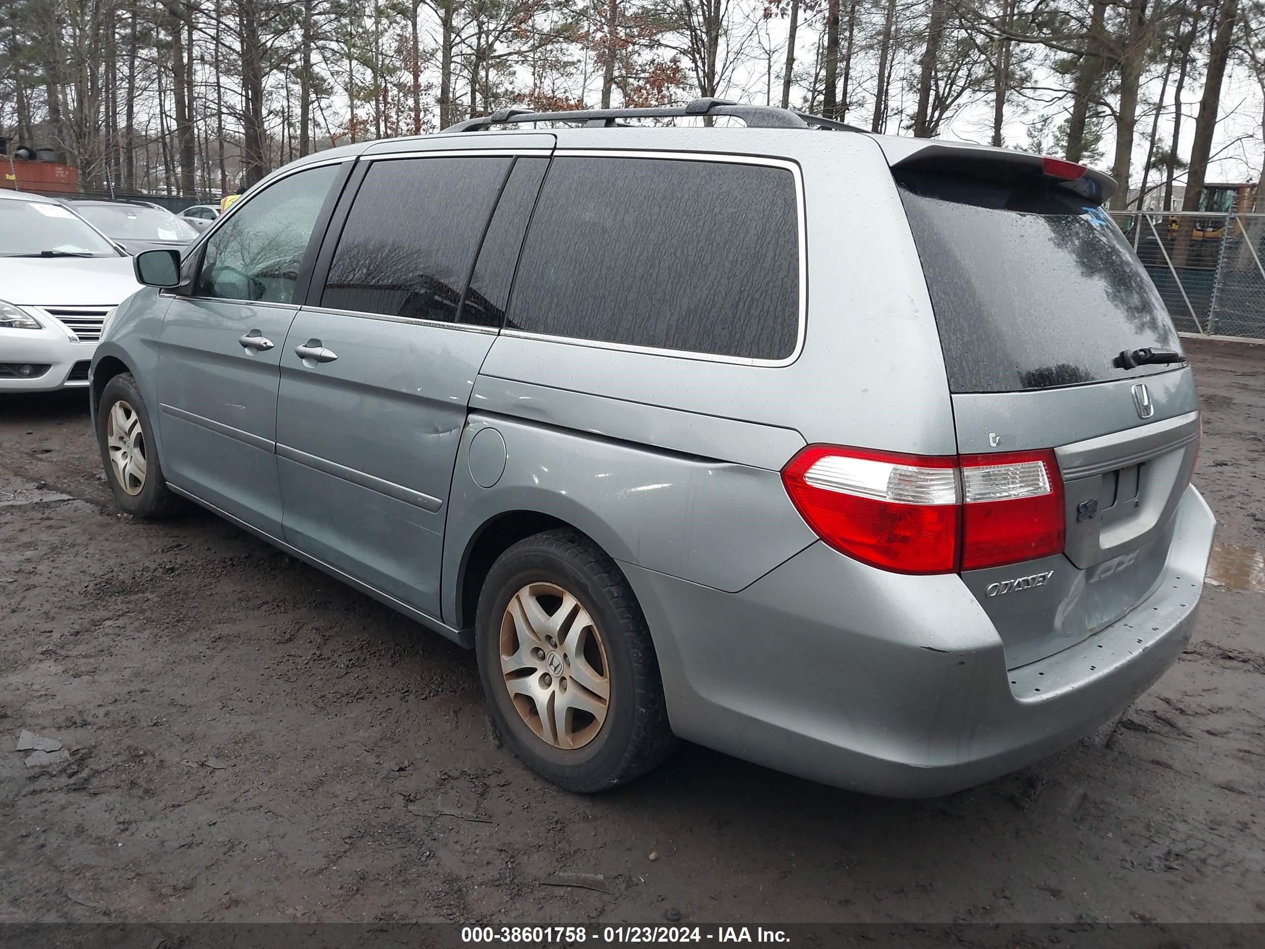 Photo 2 VIN: 5FNRL38697B032482 - HONDA ODYSSEY 