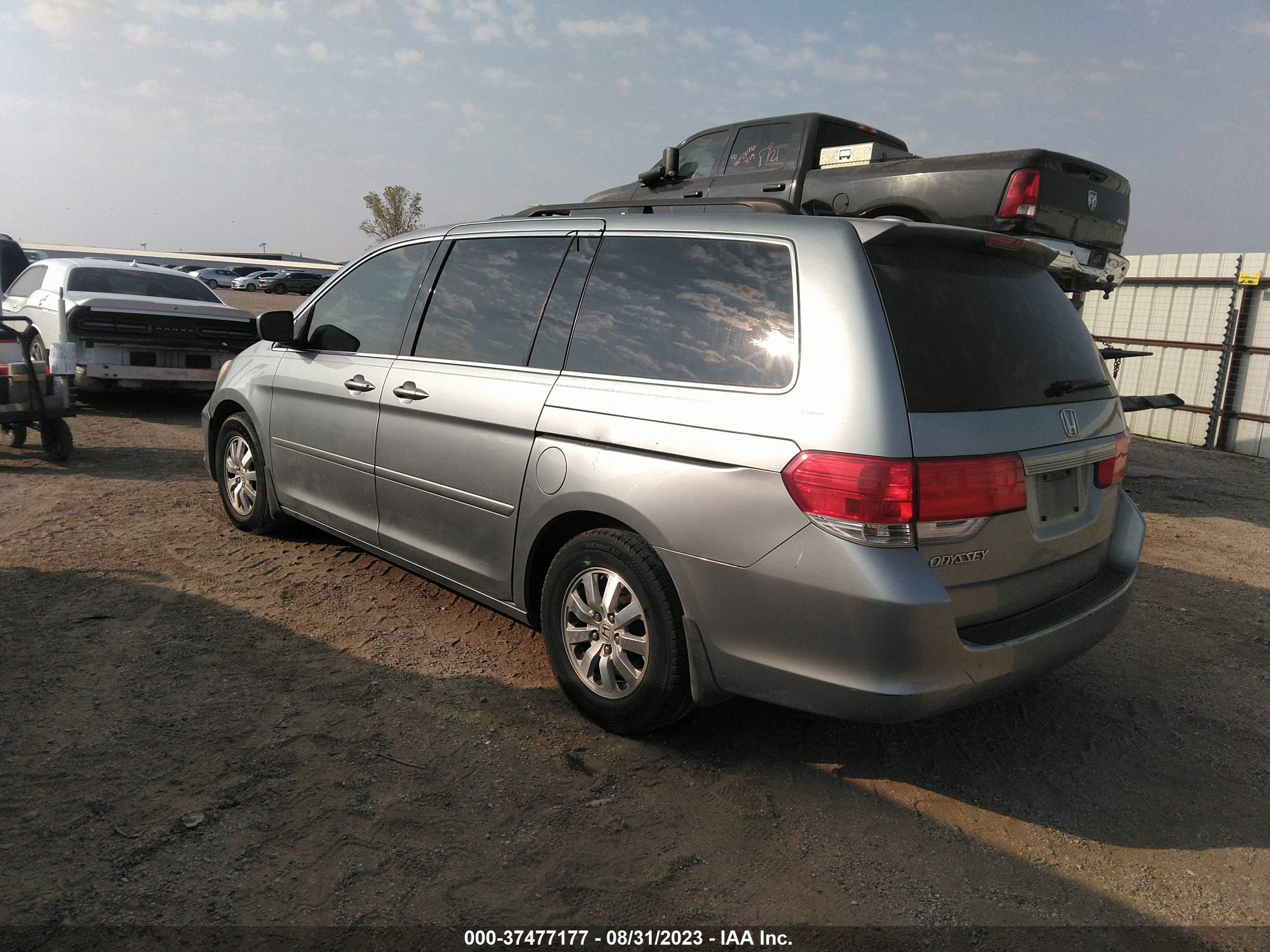 Photo 2 VIN: 5FNRL38698B033231 - HONDA ODYSSEY 