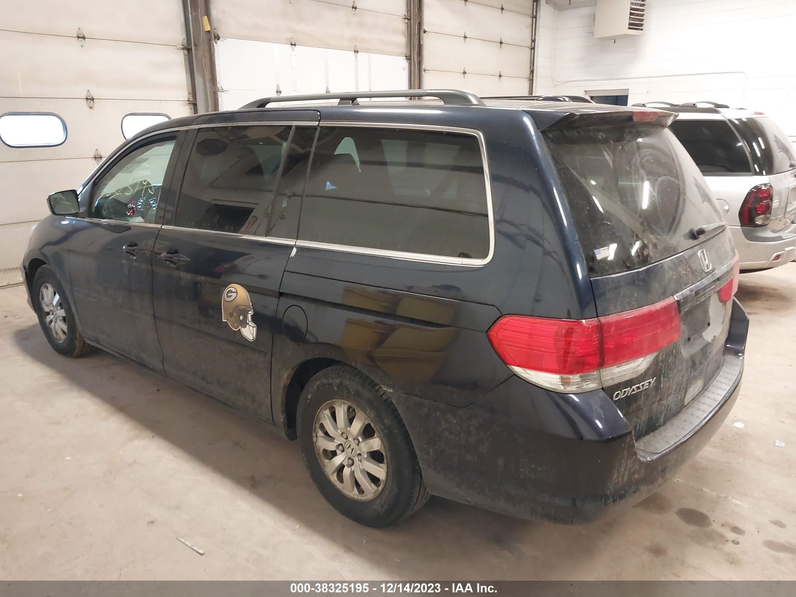 Photo 2 VIN: 5FNRL38698B060008 - HONDA ODYSSEY 