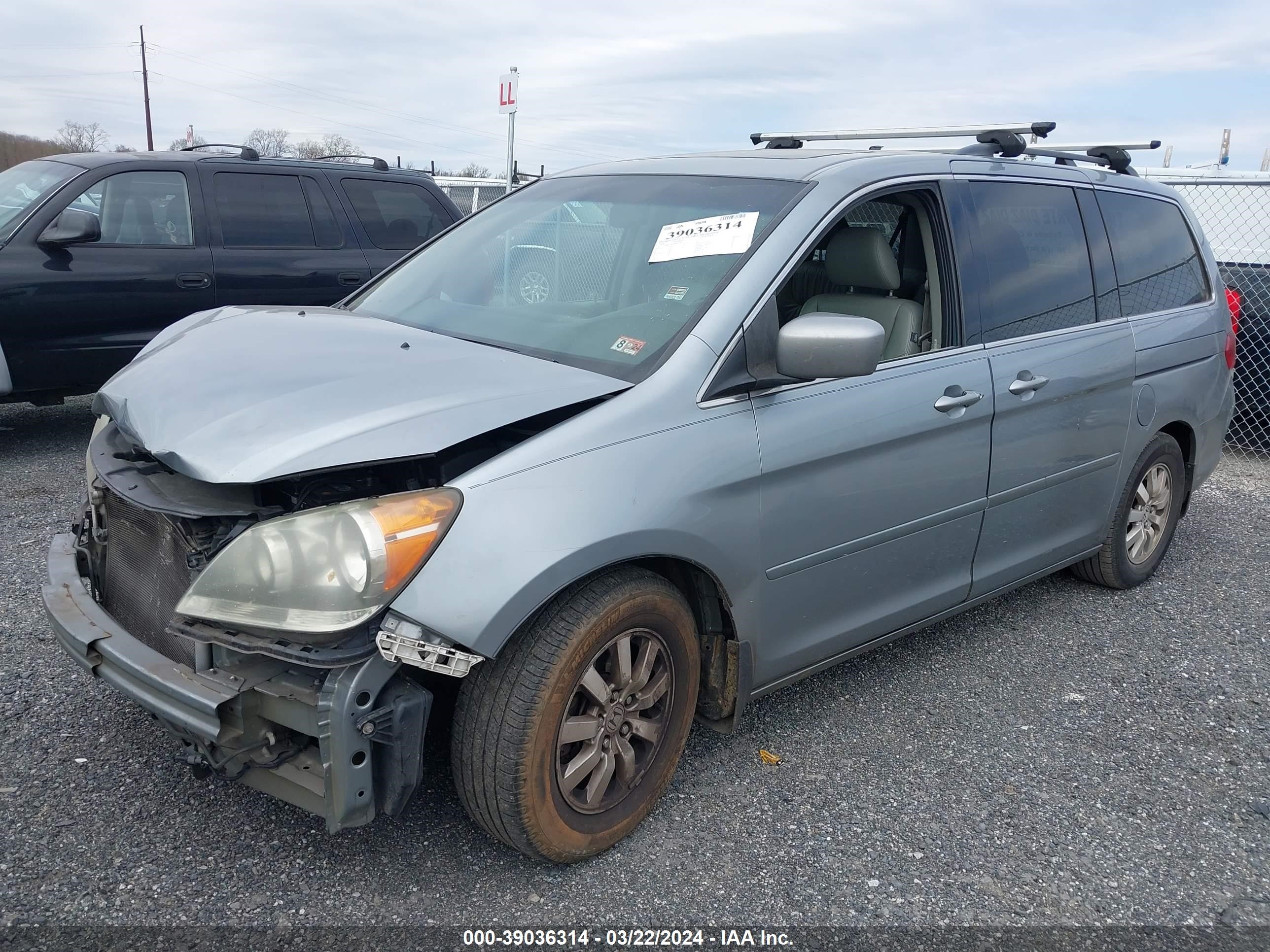 Photo 1 VIN: 5FNRL38698B097804 - HONDA ODYSSEY 