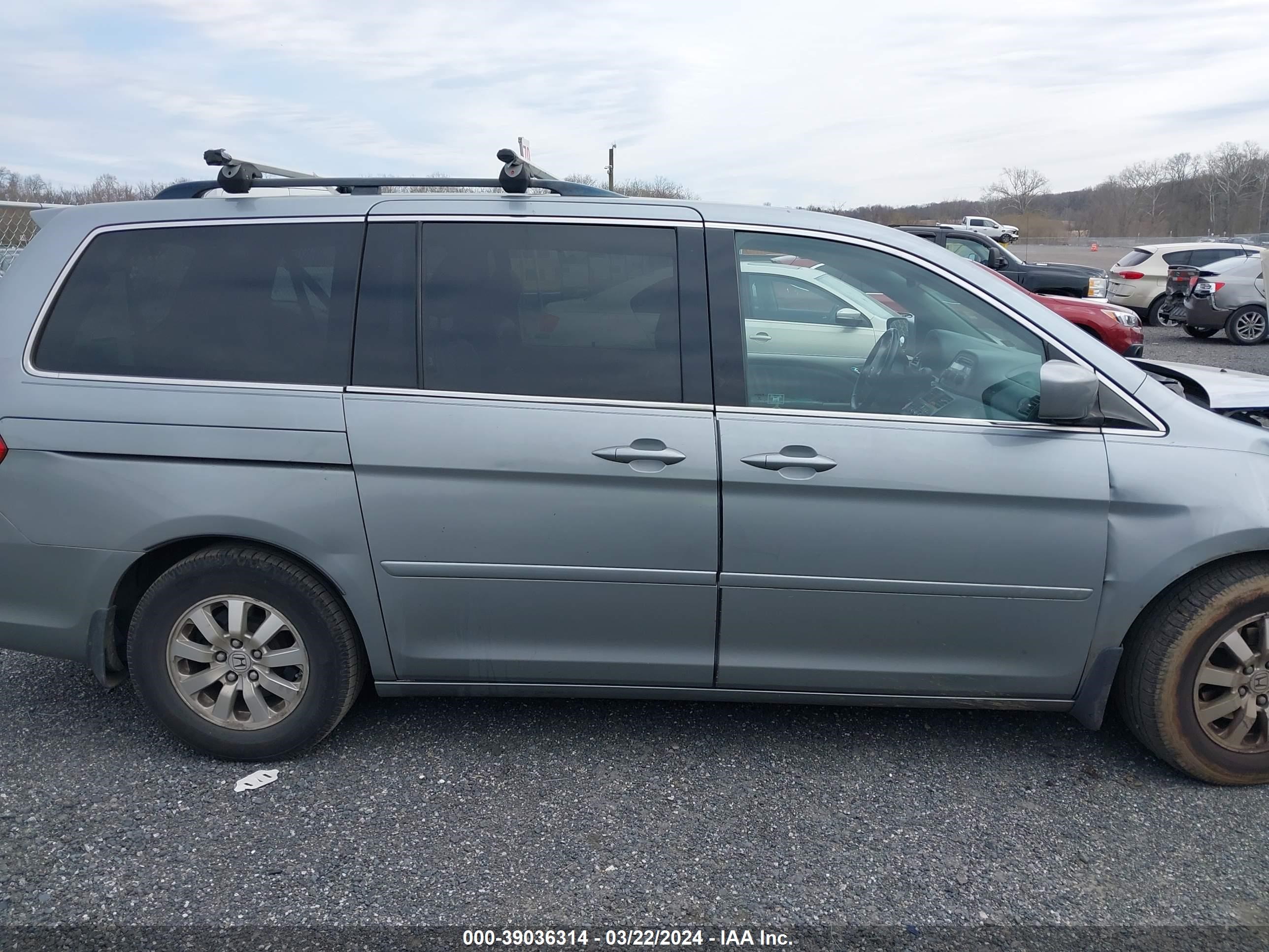 Photo 13 VIN: 5FNRL38698B097804 - HONDA ODYSSEY 