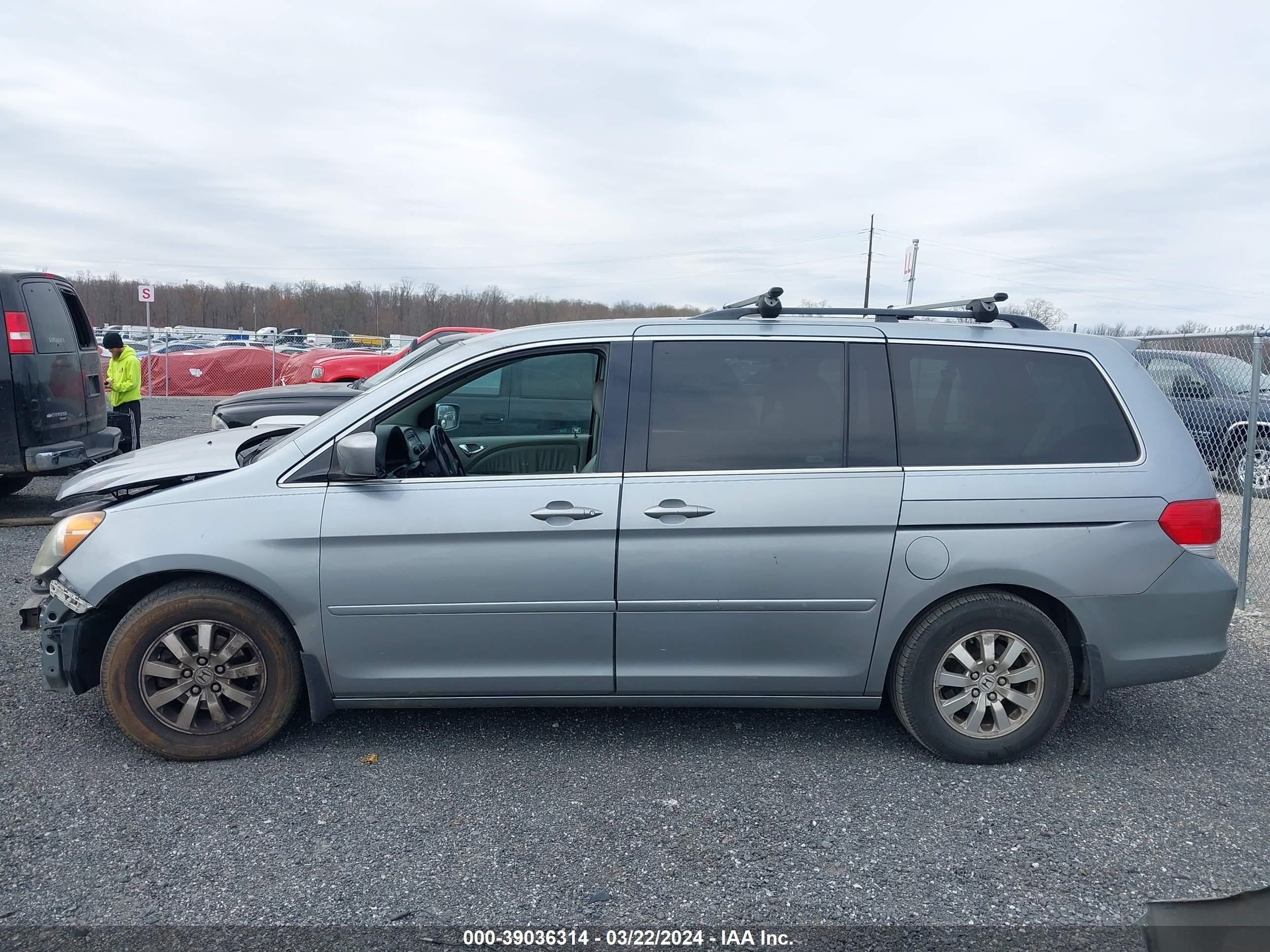 Photo 14 VIN: 5FNRL38698B097804 - HONDA ODYSSEY 