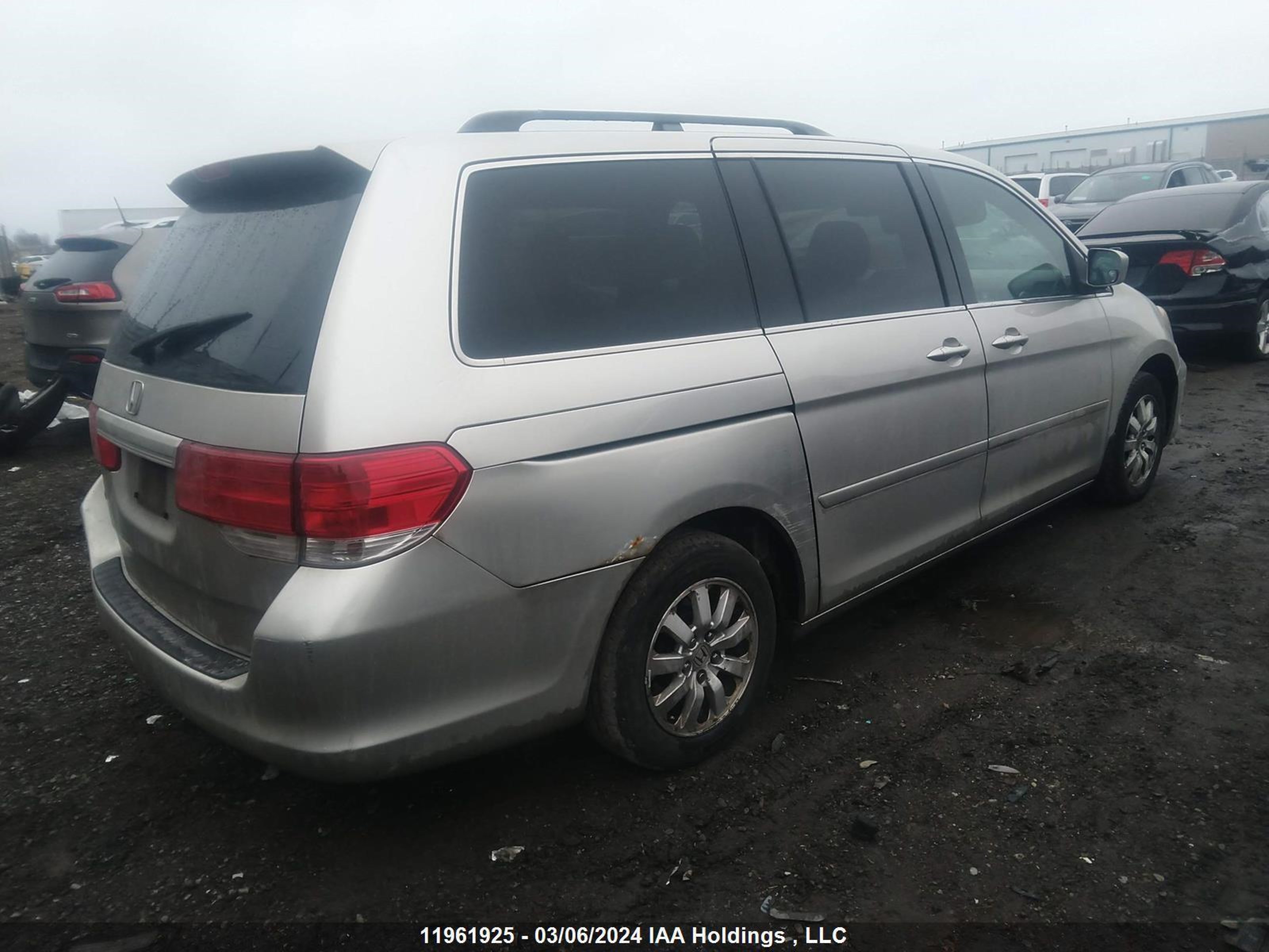 Photo 3 VIN: 5FNRL38698B504147 - HONDA ODYSSEY 