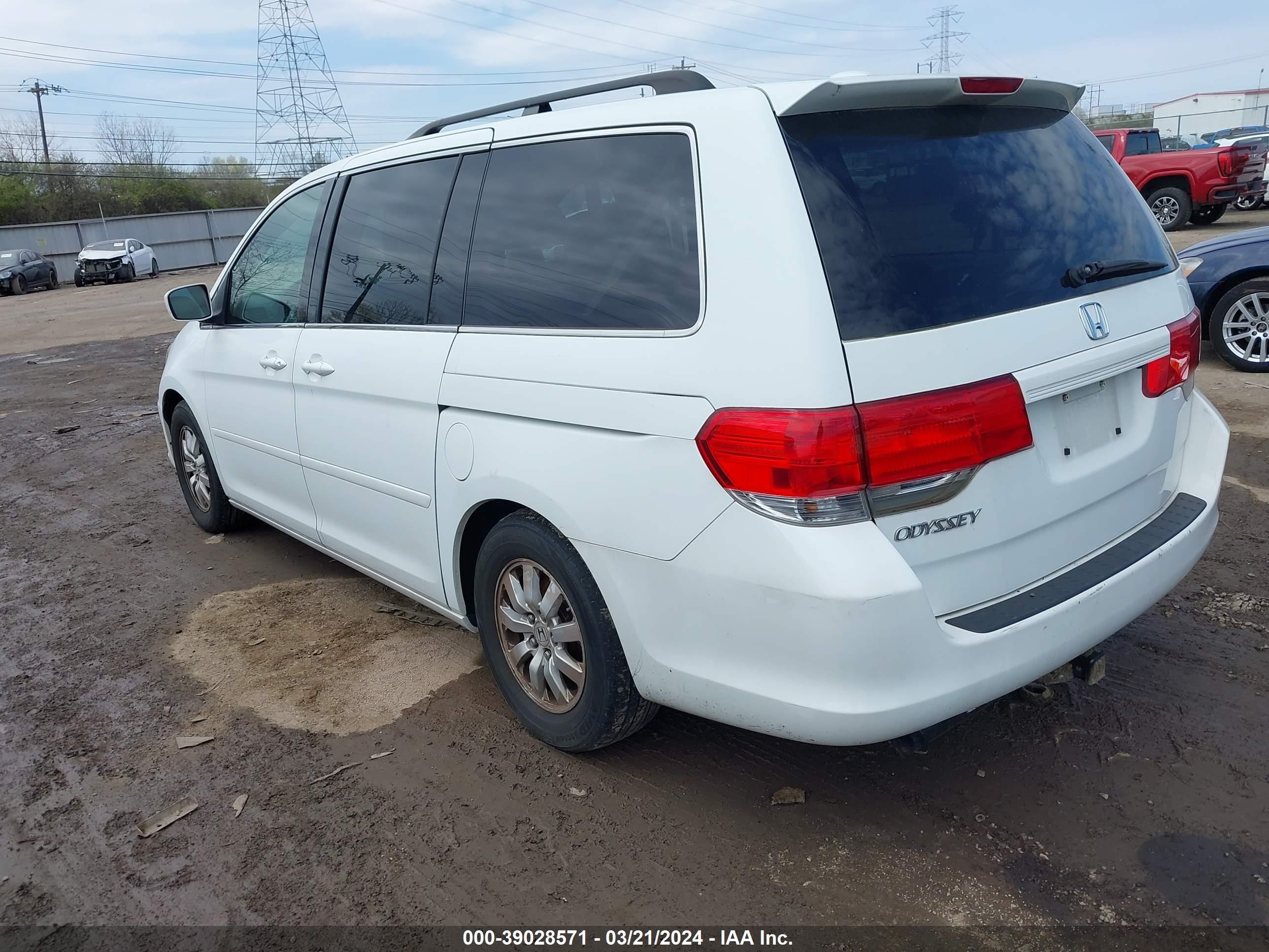 Photo 2 VIN: 5FNRL38699B404776 - HONDA ODYSSEY 