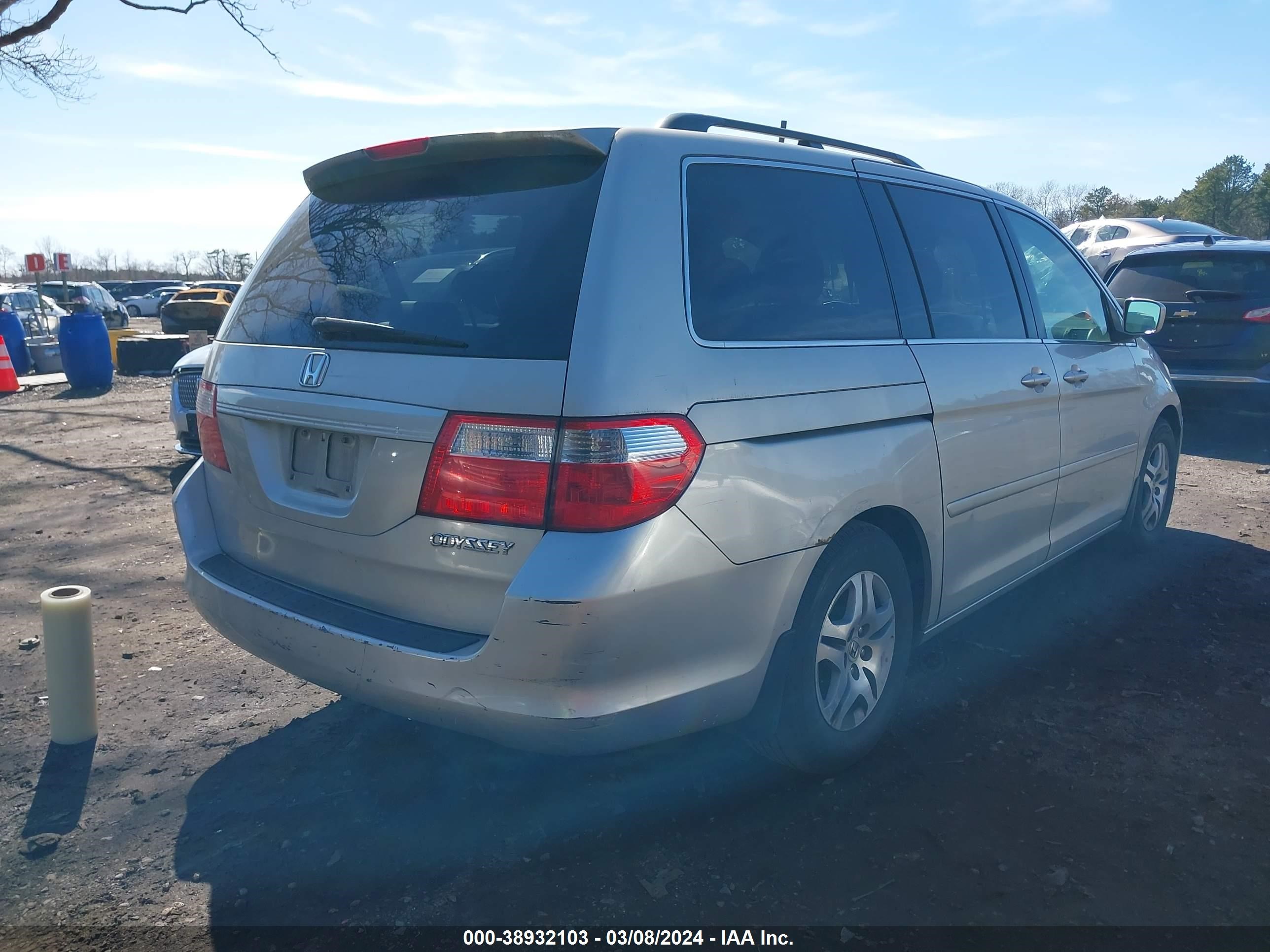 Photo 3 VIN: 5FNRL386X5B059963 - HONDA ODYSSEY 