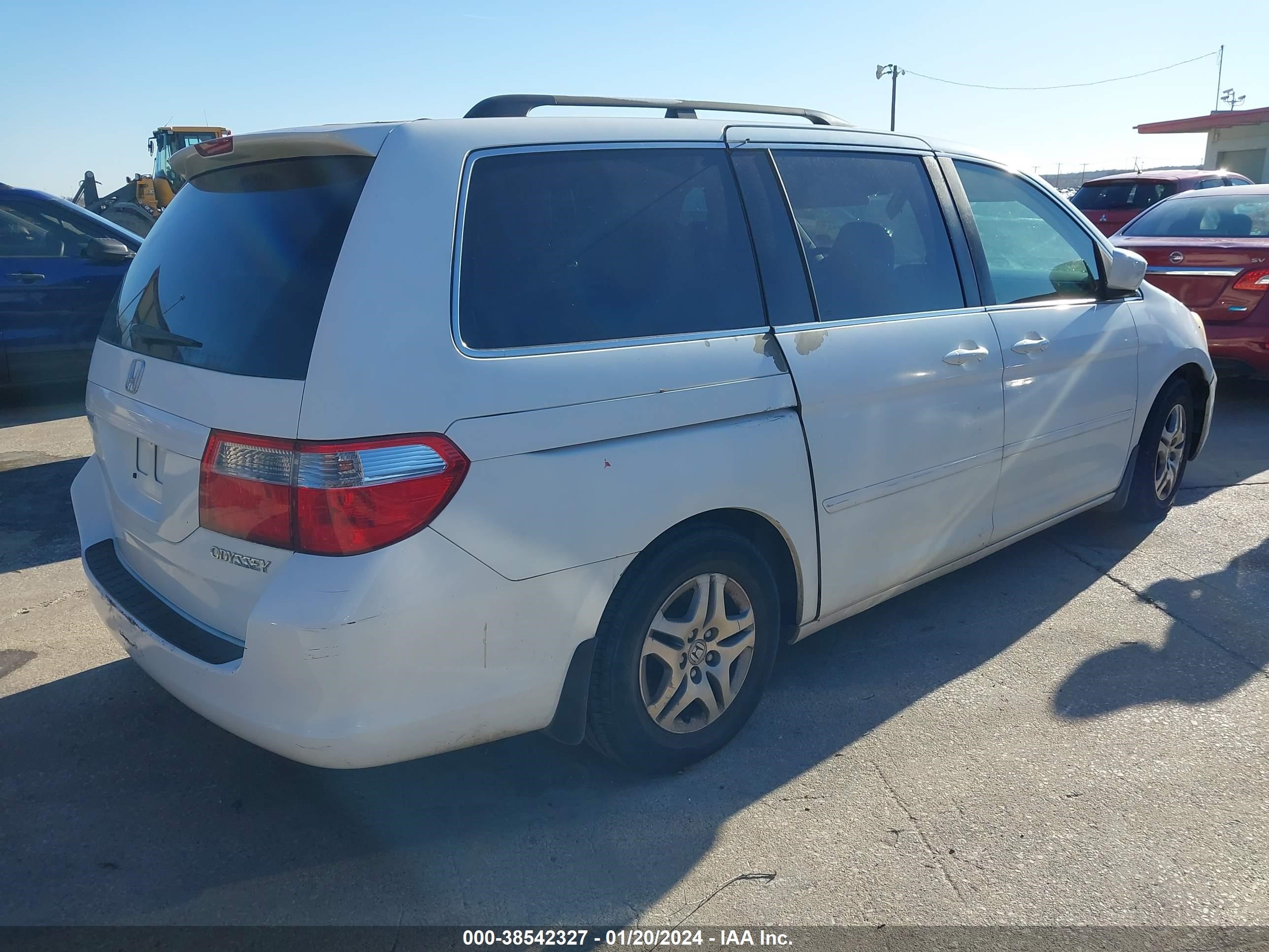 Photo 3 VIN: 5FNRL386X5B412704 - HONDA ODYSSEY 