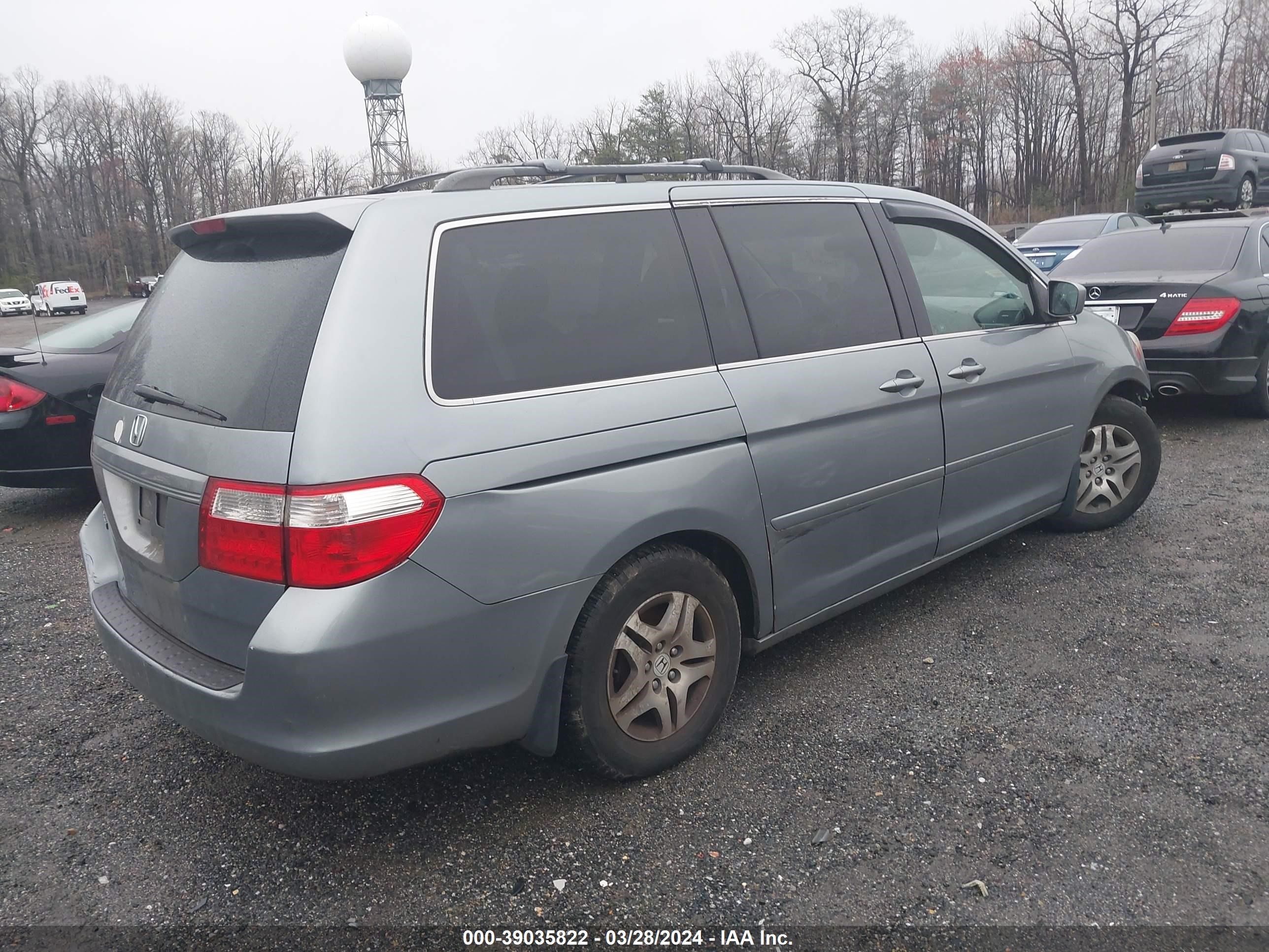 Photo 3 VIN: 5FNRL386X7B013164 - HONDA ODYSSEY 