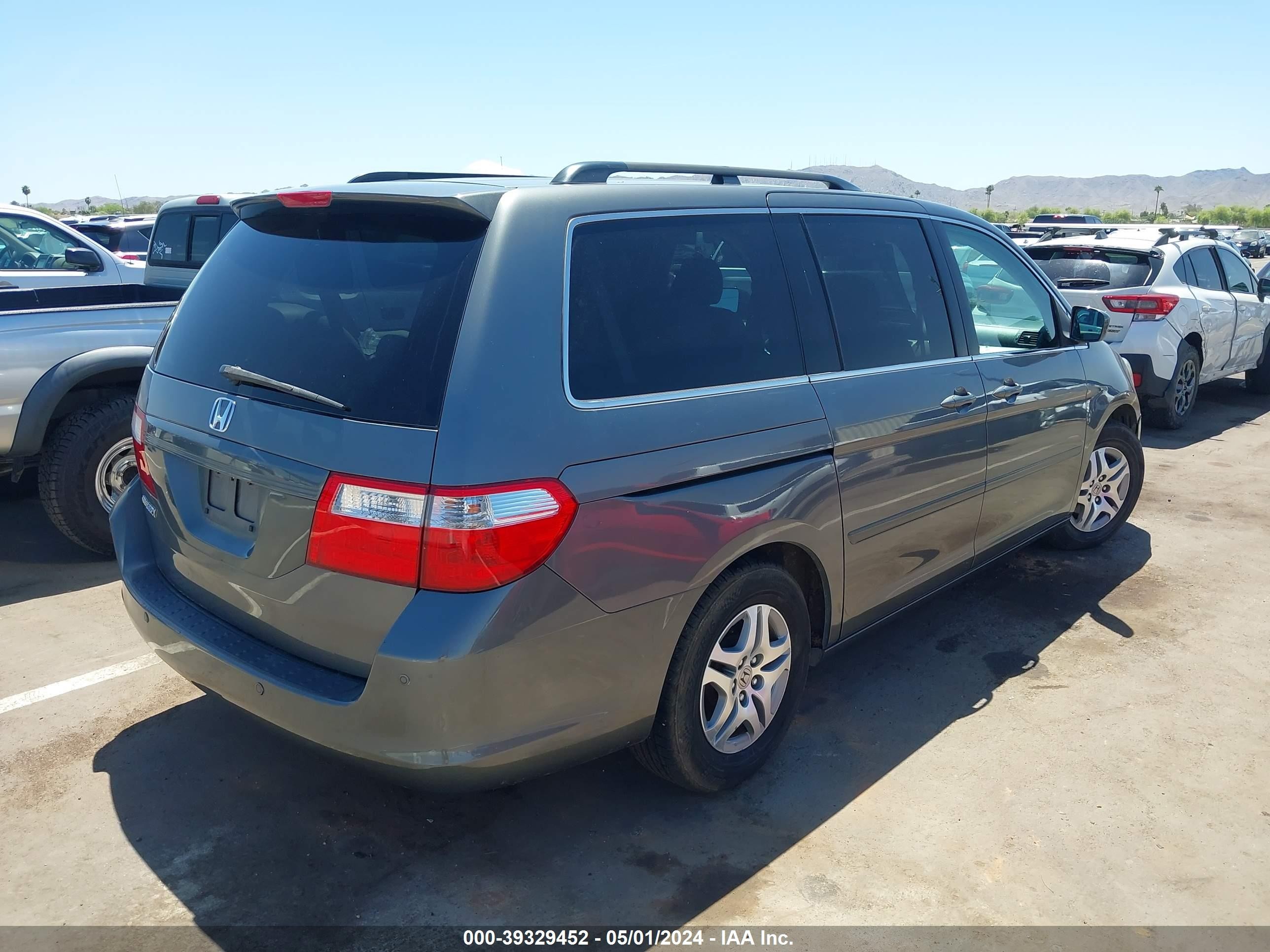 Photo 3 VIN: 5FNRL386X7B415153 - HONDA ODYSSEY 