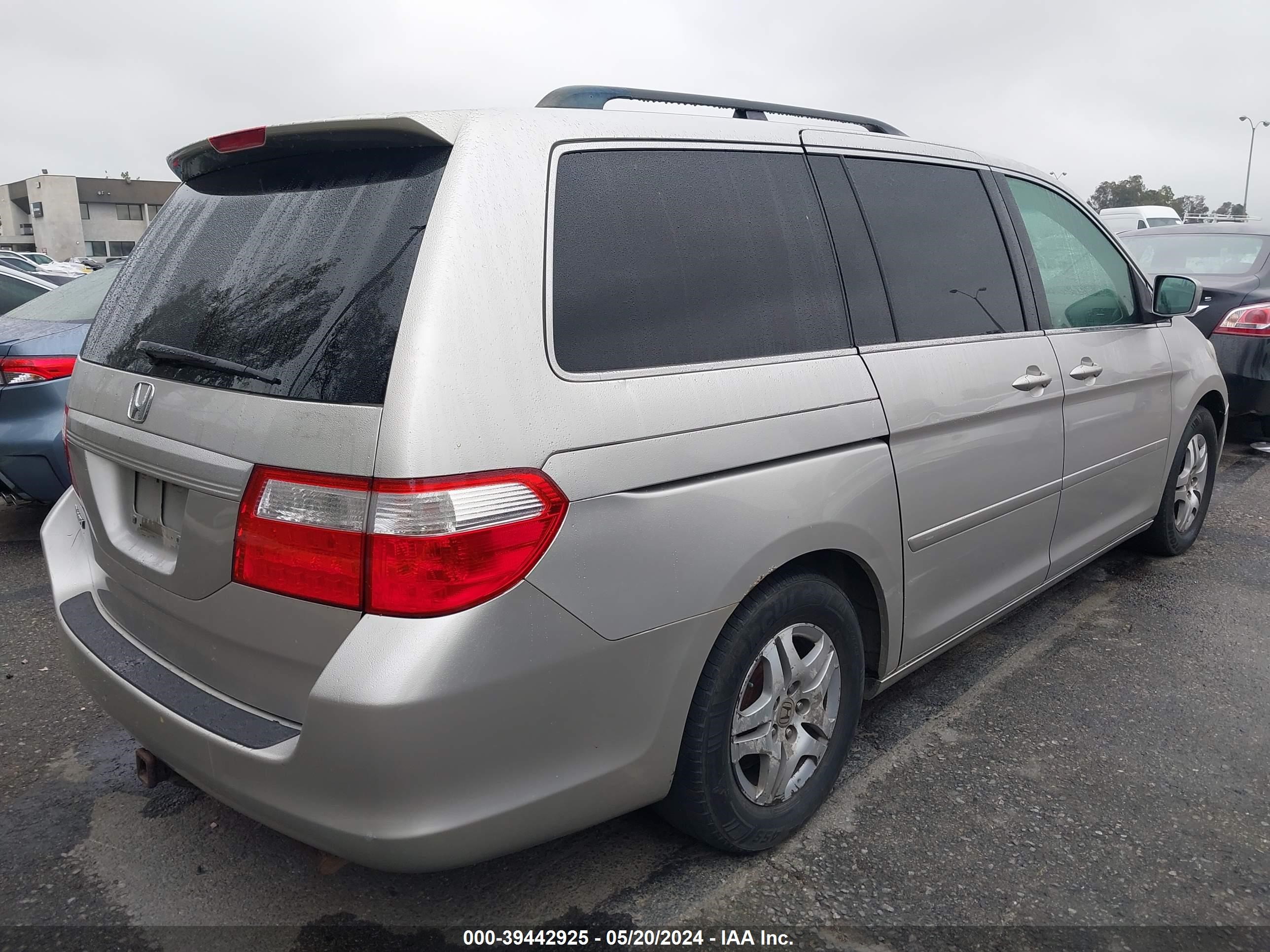 Photo 3 VIN: 5FNRL386X7B438514 - HONDA ODYSSEY 