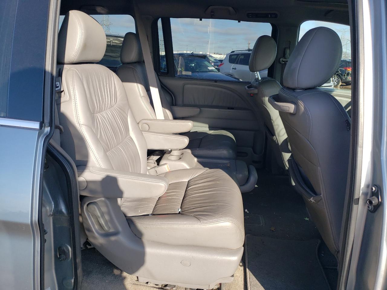 Photo 10 VIN: 5FNRL386X8B073477 - HONDA ODYSSEY 