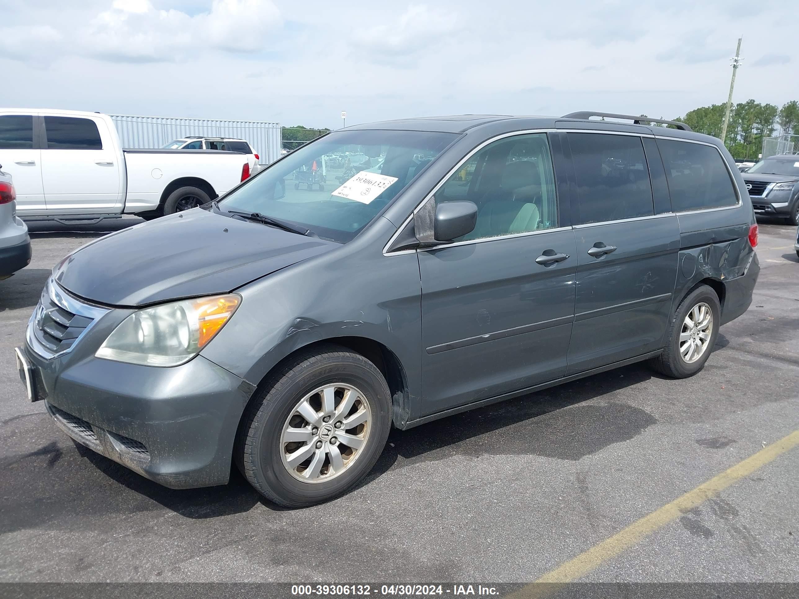 Photo 1 VIN: 5FNRL386X8B077822 - HONDA ODYSSEY 