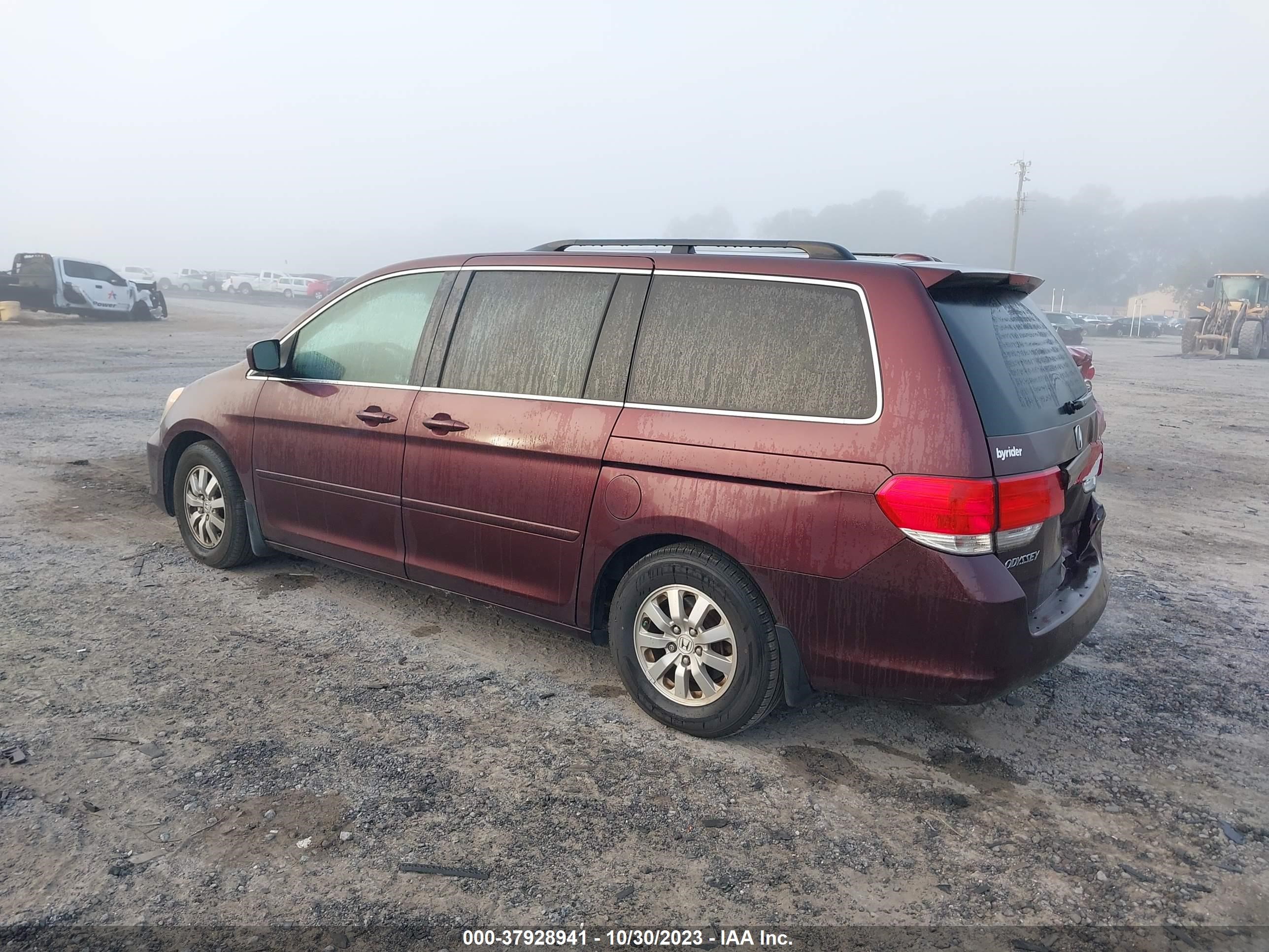 Photo 2 VIN: 5FNRL386X8B417051 - HONDA ODYSSEY 