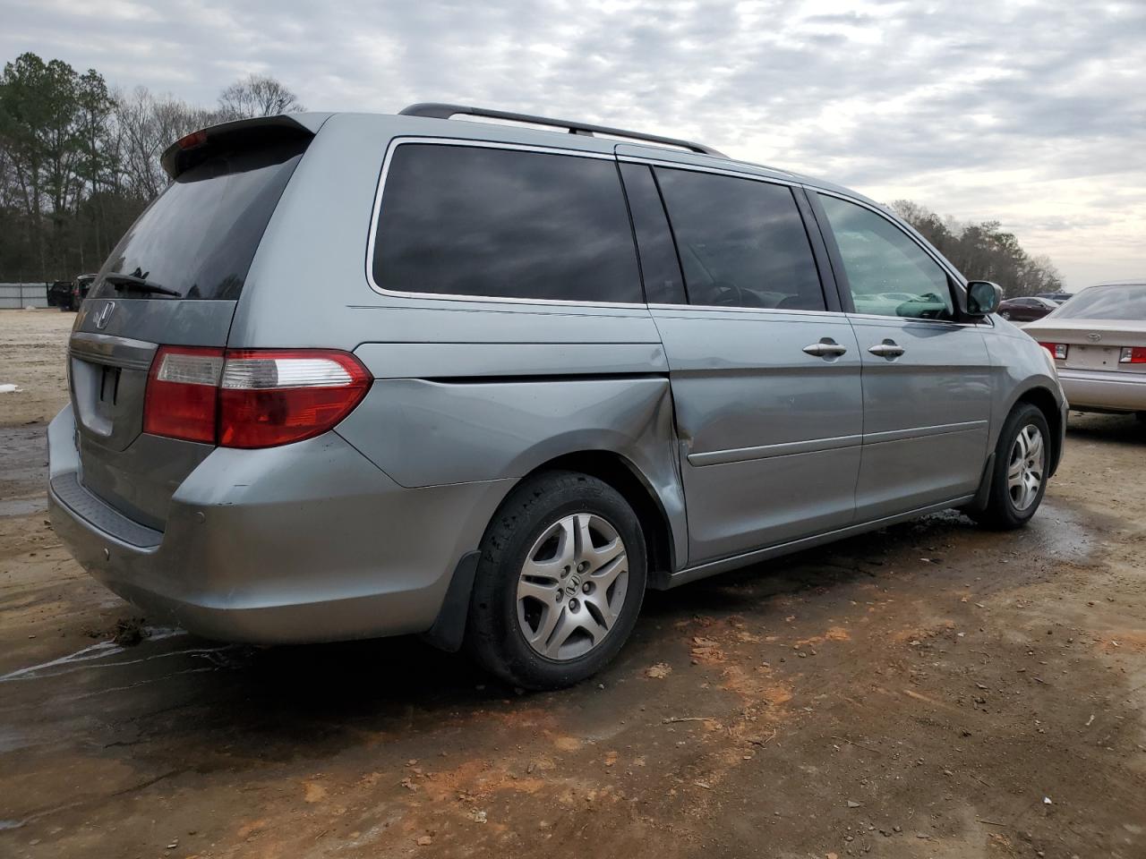 Photo 2 VIN: 5FNRL38706B122529 - HONDA ODYSSEY 