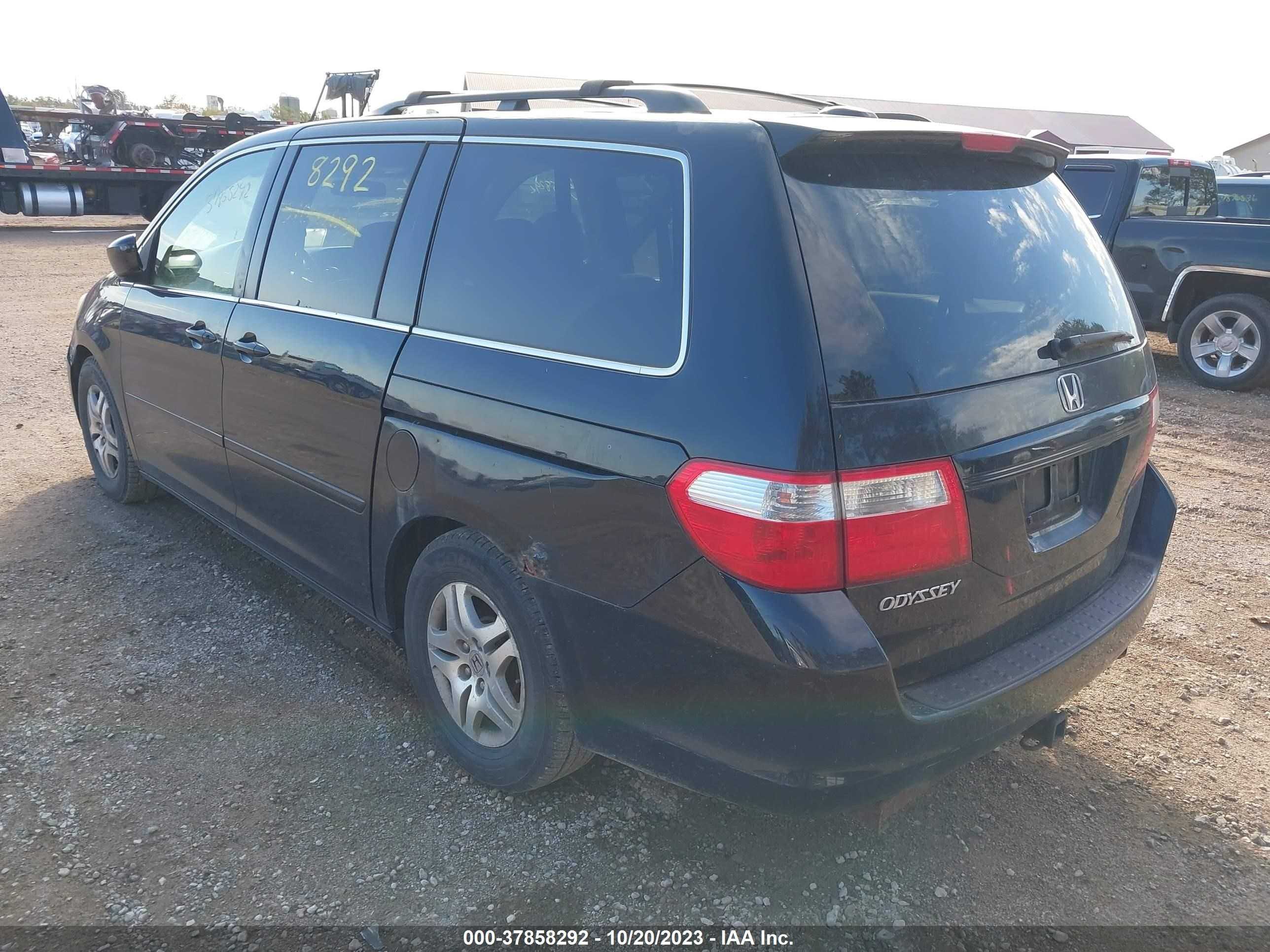 Photo 2 VIN: 5FNRL38707B132964 - HONDA ODYSSEY 